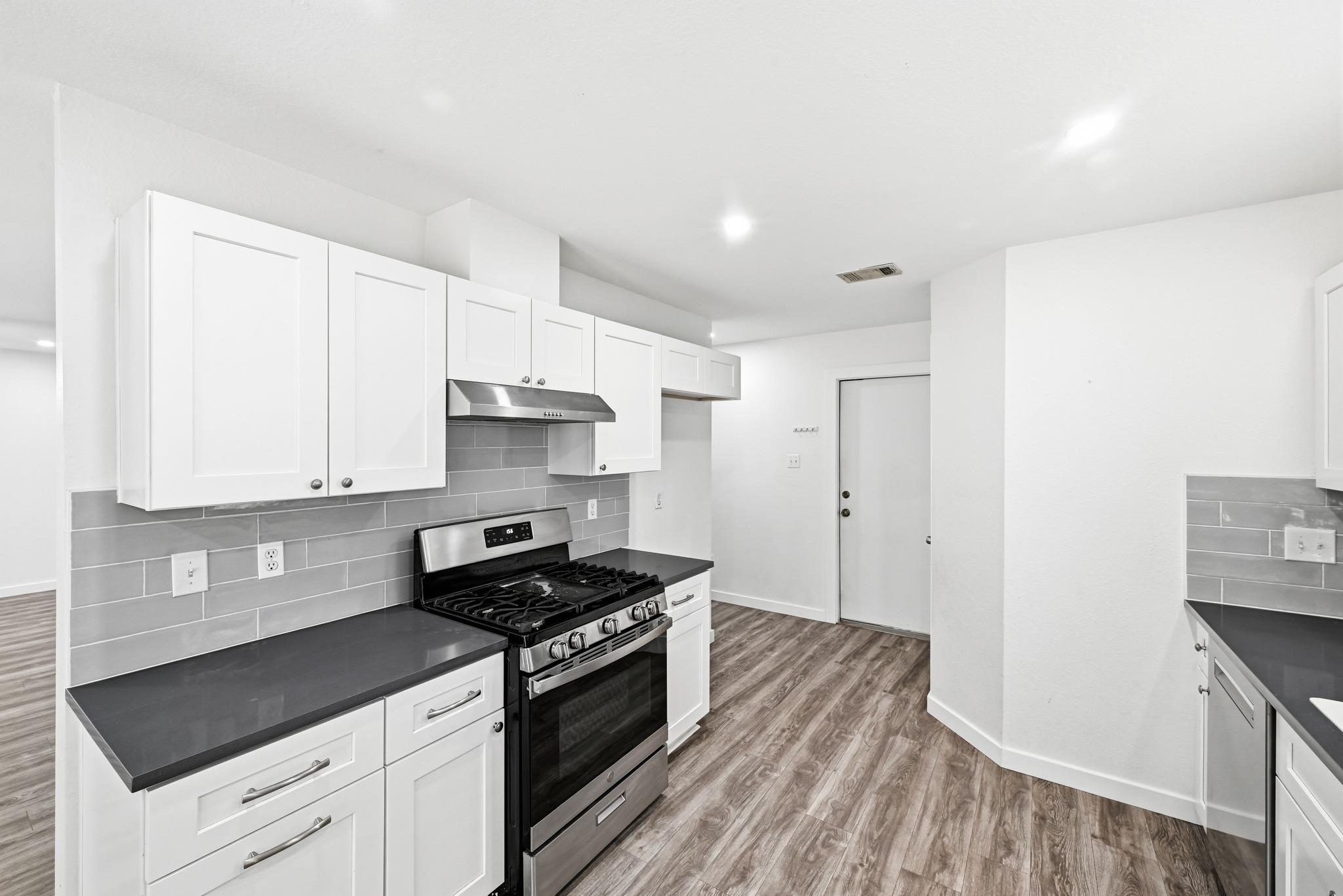 5812 Kayview Dr, Austin, TX 78749