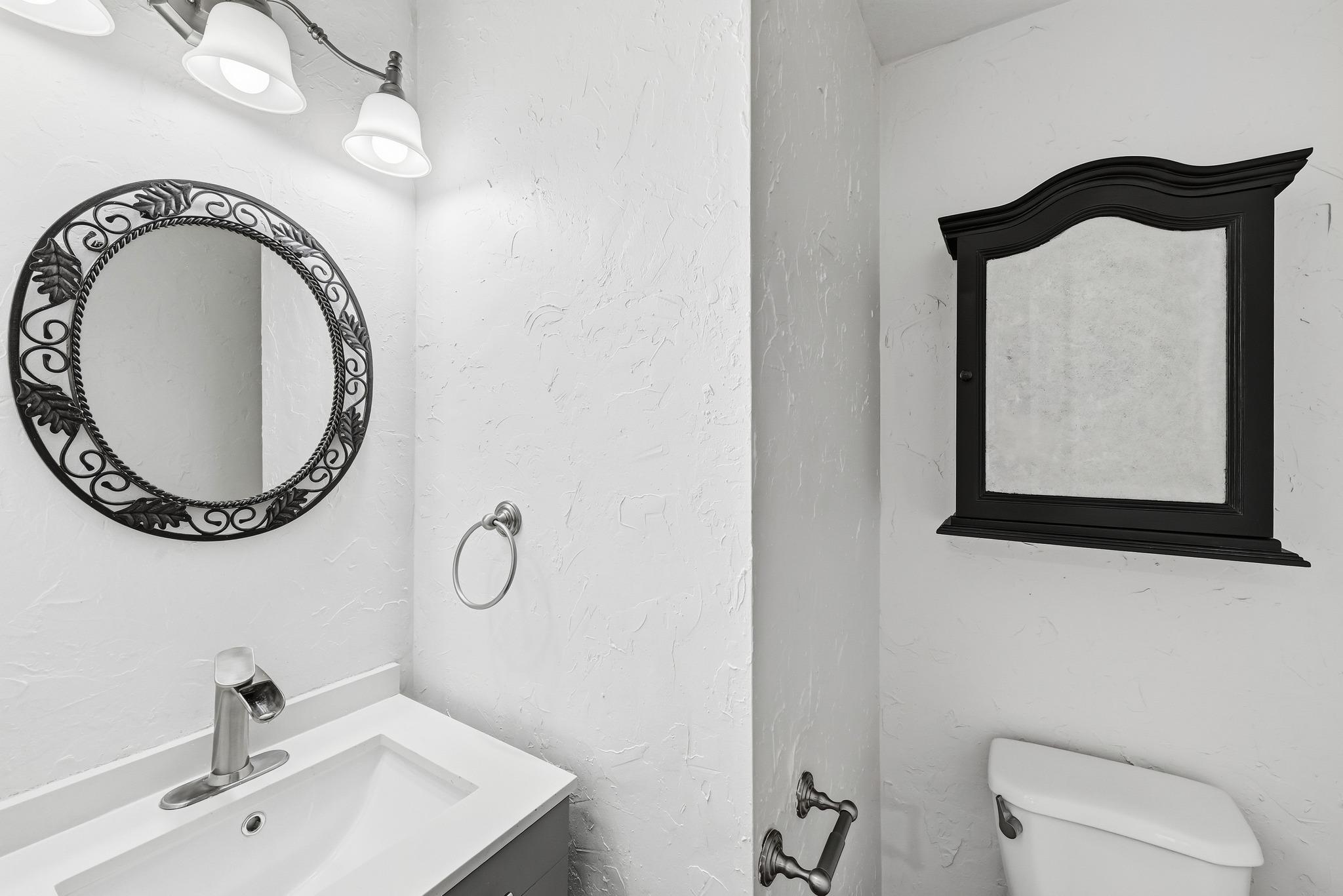 5812 Kayview Dr, Austin, TX 78749