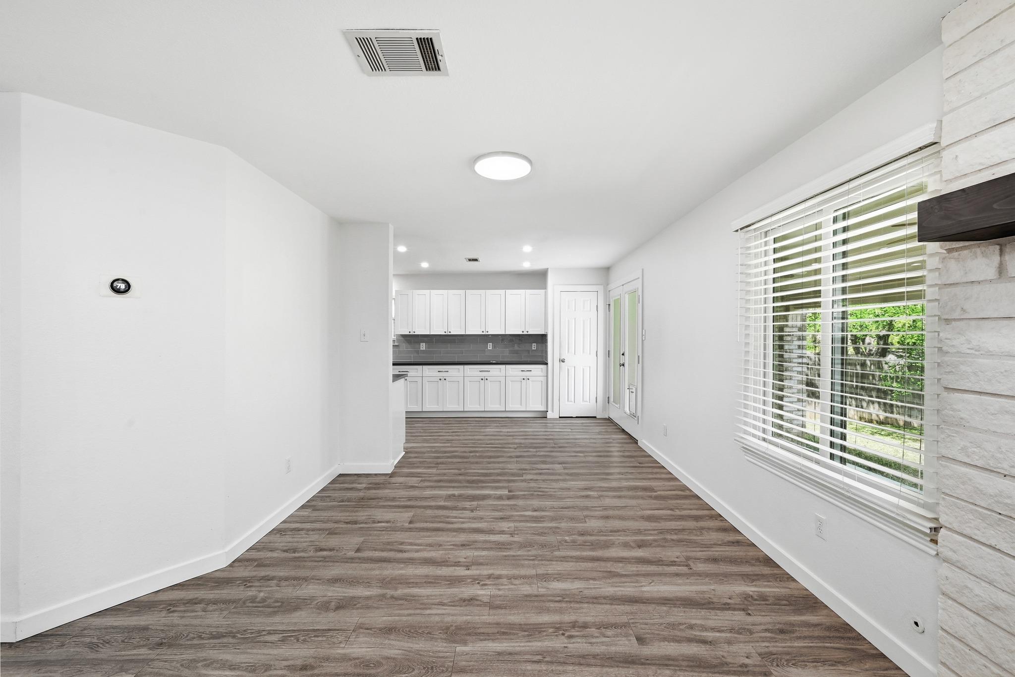 5812 Kayview Dr, Austin, TX 78749