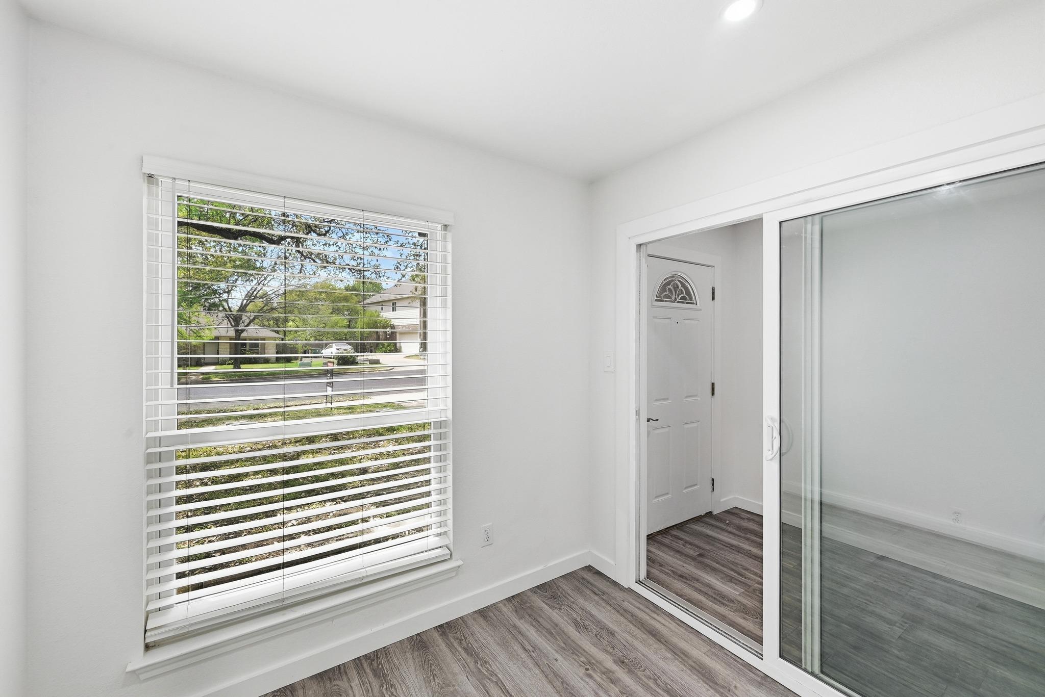 5812 Kayview Dr, Austin, TX 78749