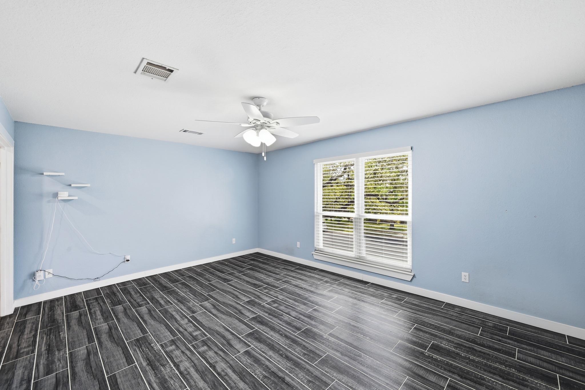 5812 Kayview Dr, Austin, TX 78749