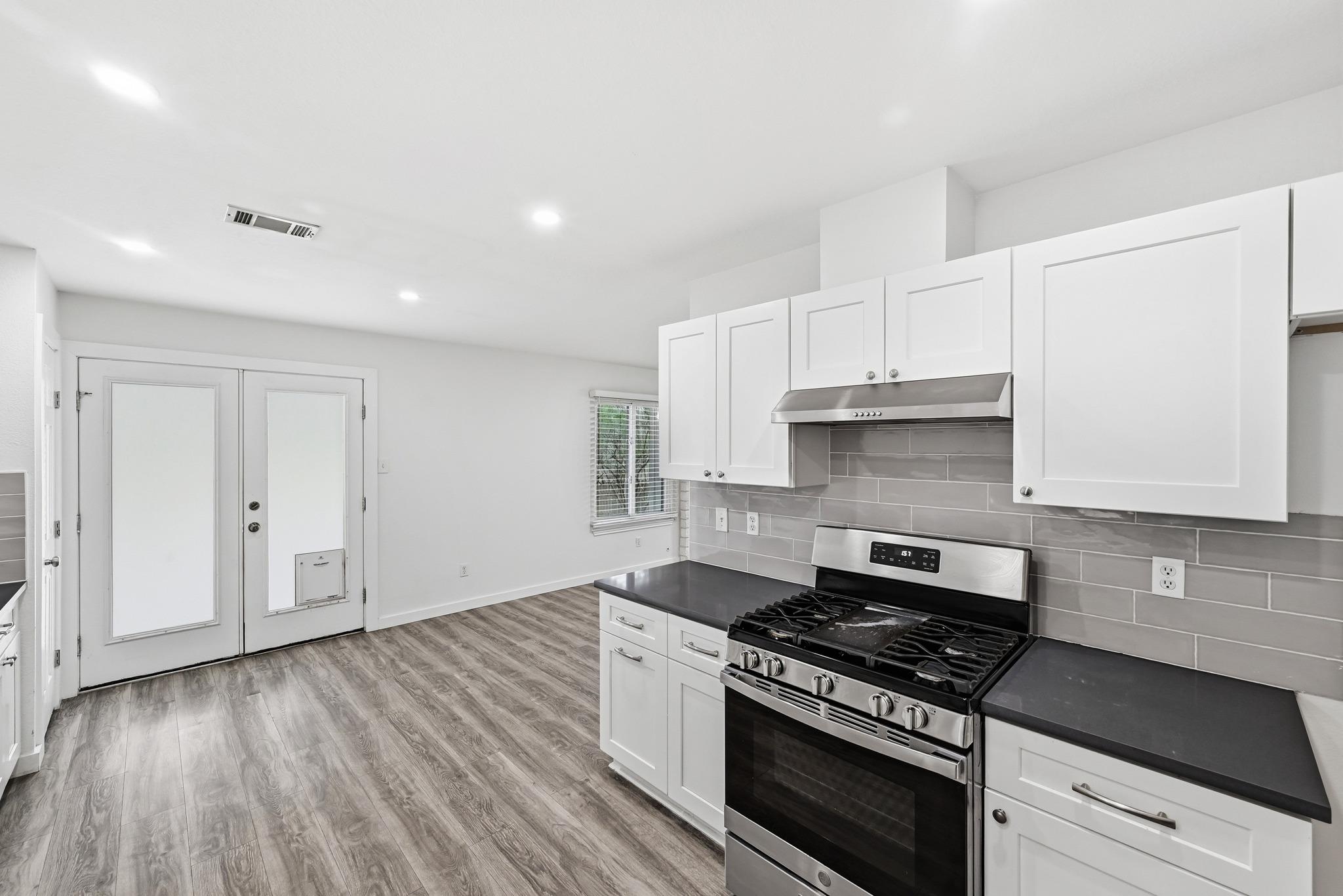 5812 Kayview Dr, Austin, TX 78749