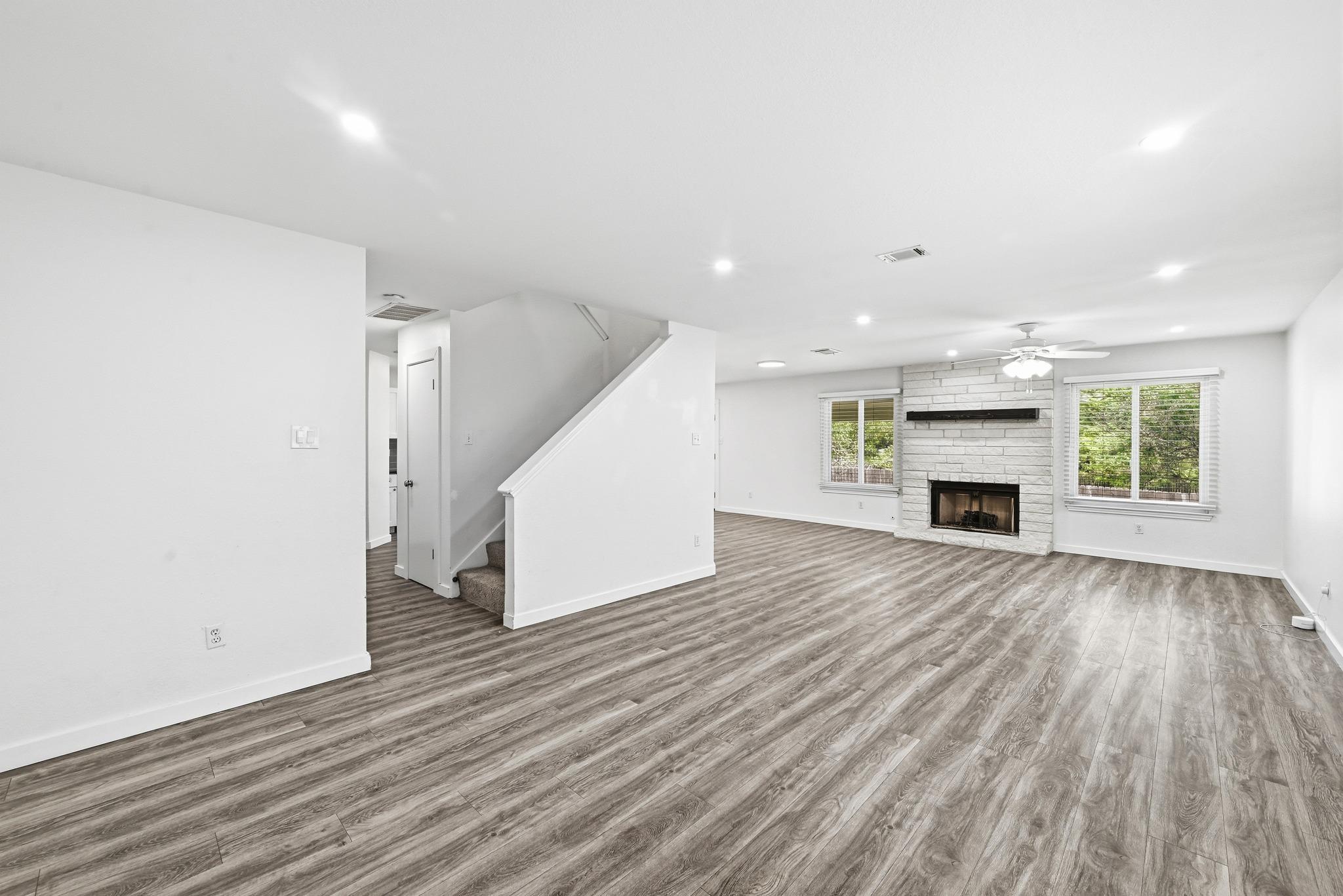 5812 Kayview Dr, Austin, TX 78749