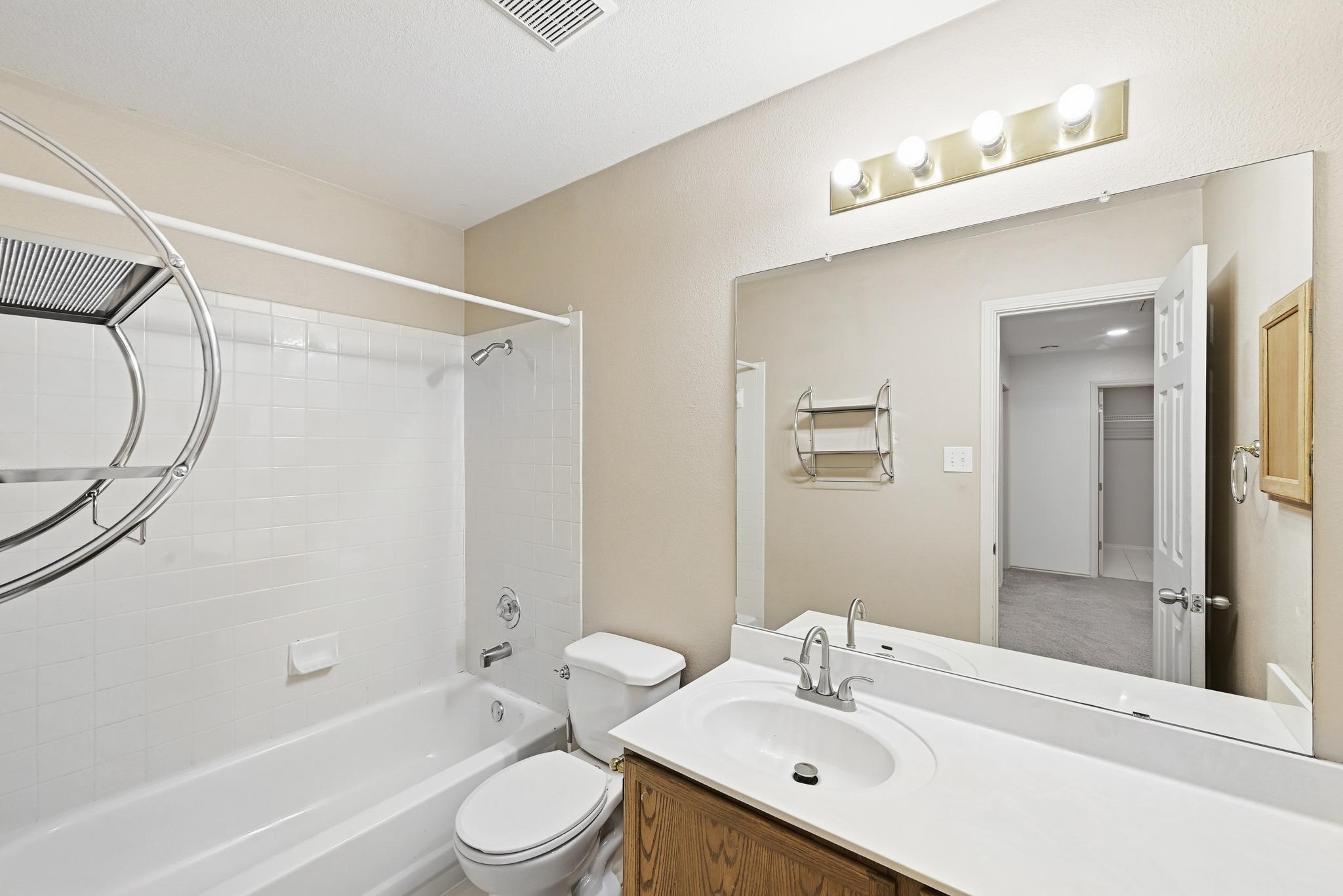 5812 Kayview Dr, Austin, TX 78749