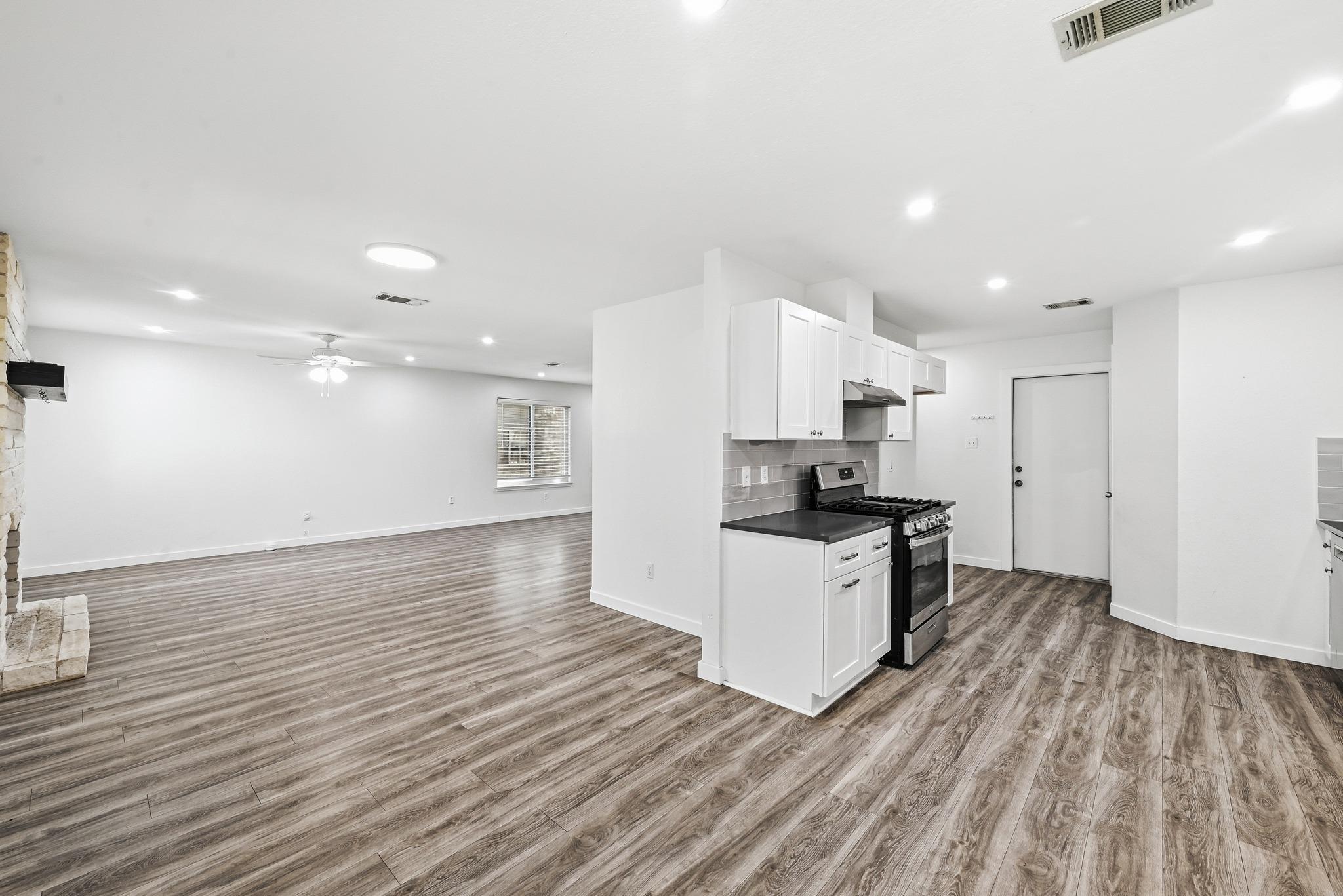 5812 Kayview Dr, Austin, TX 78749