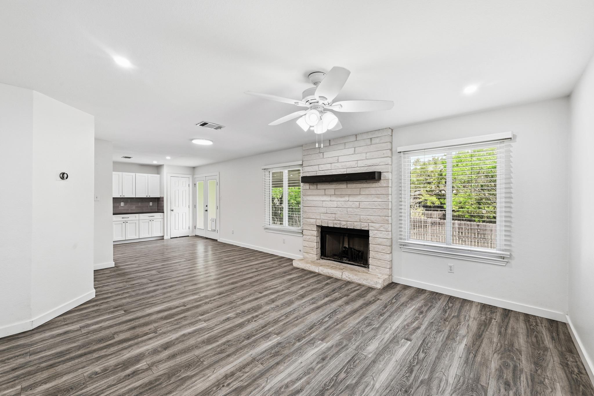 5812 Kayview Dr, Austin, TX 78749