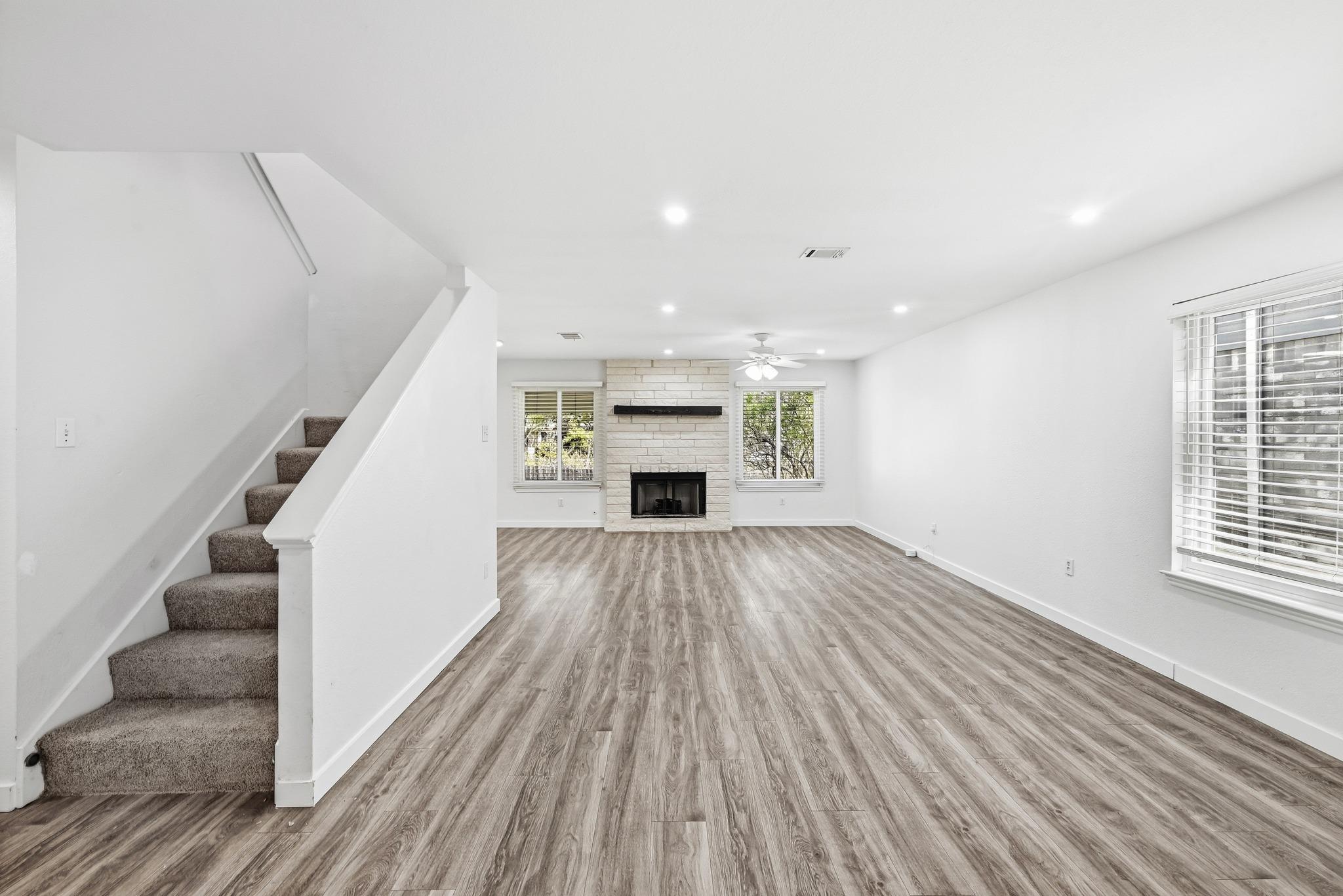 5812 Kayview Dr, Austin, TX 78749