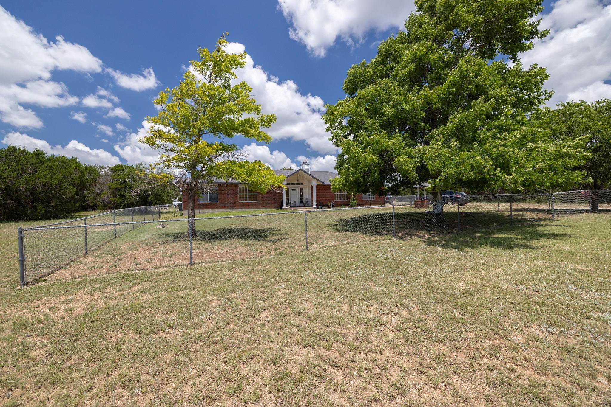 1959 County Road 200, Liberty Hill, TX 78642