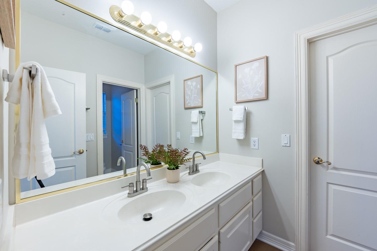 7916 Yaupon Dr, Austin, TX 78759