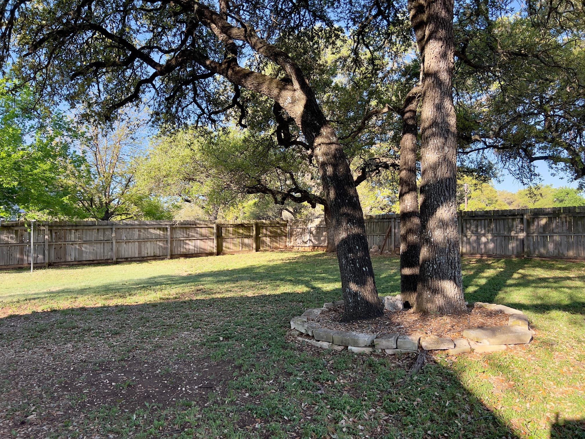 1309 10th St, Blanco, TX 78606