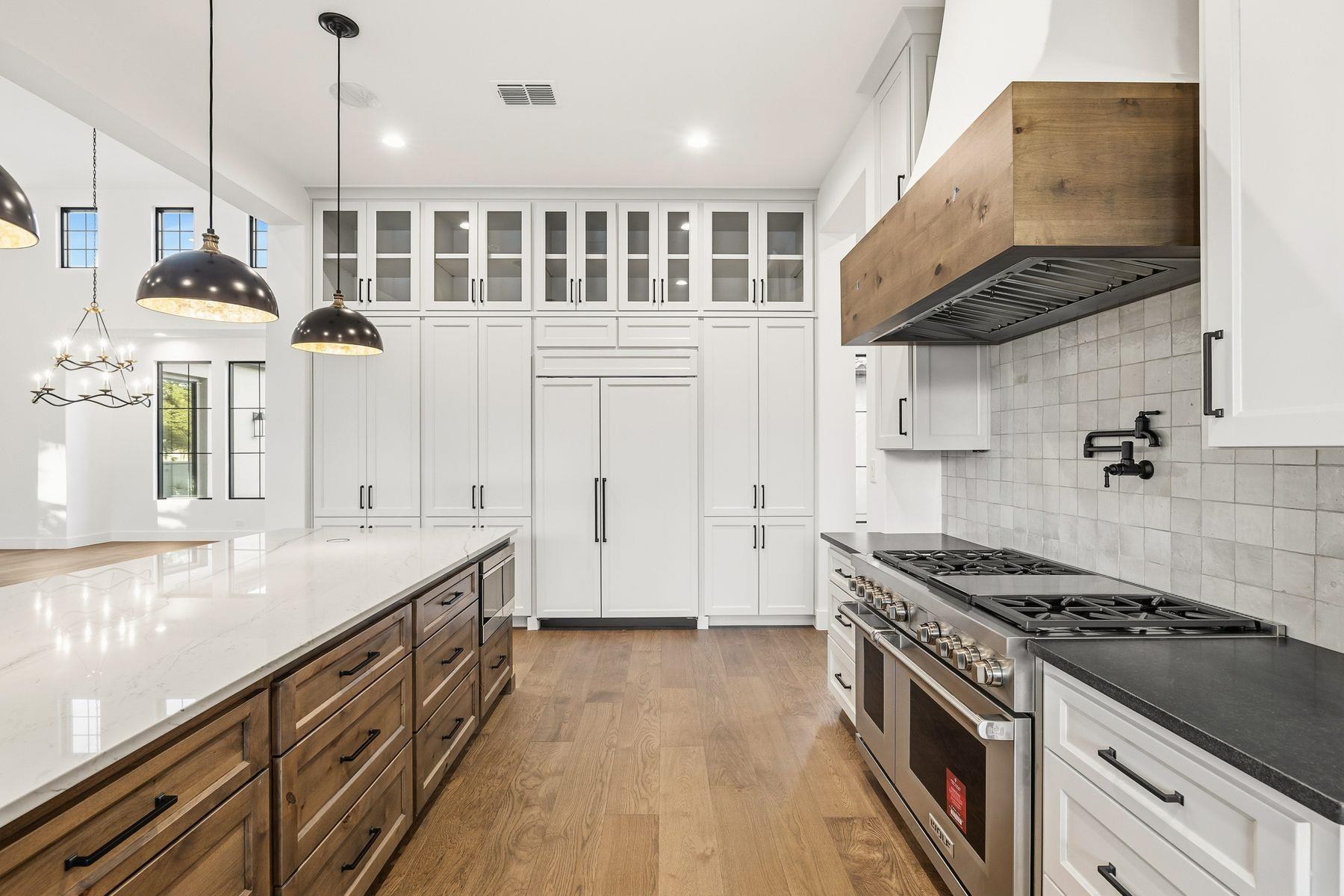 240 La Serena Loop, Horseshoe Bay, TX 78657