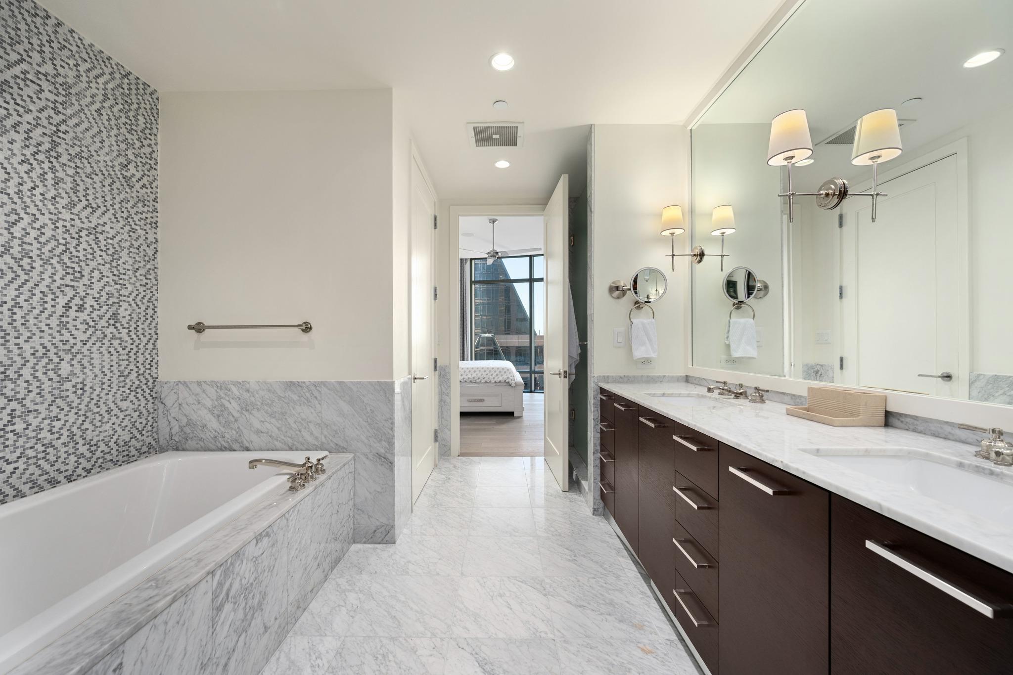 200 Congress Ave # 26C, Austin, TX 78701