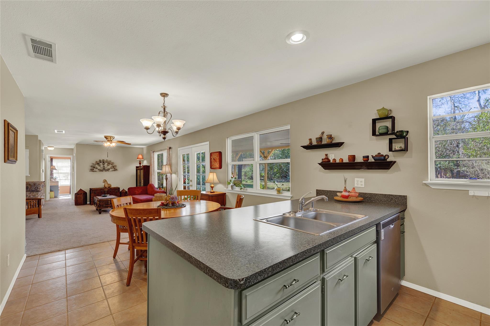 137 Chaparral St, San Marcos, TX 78666