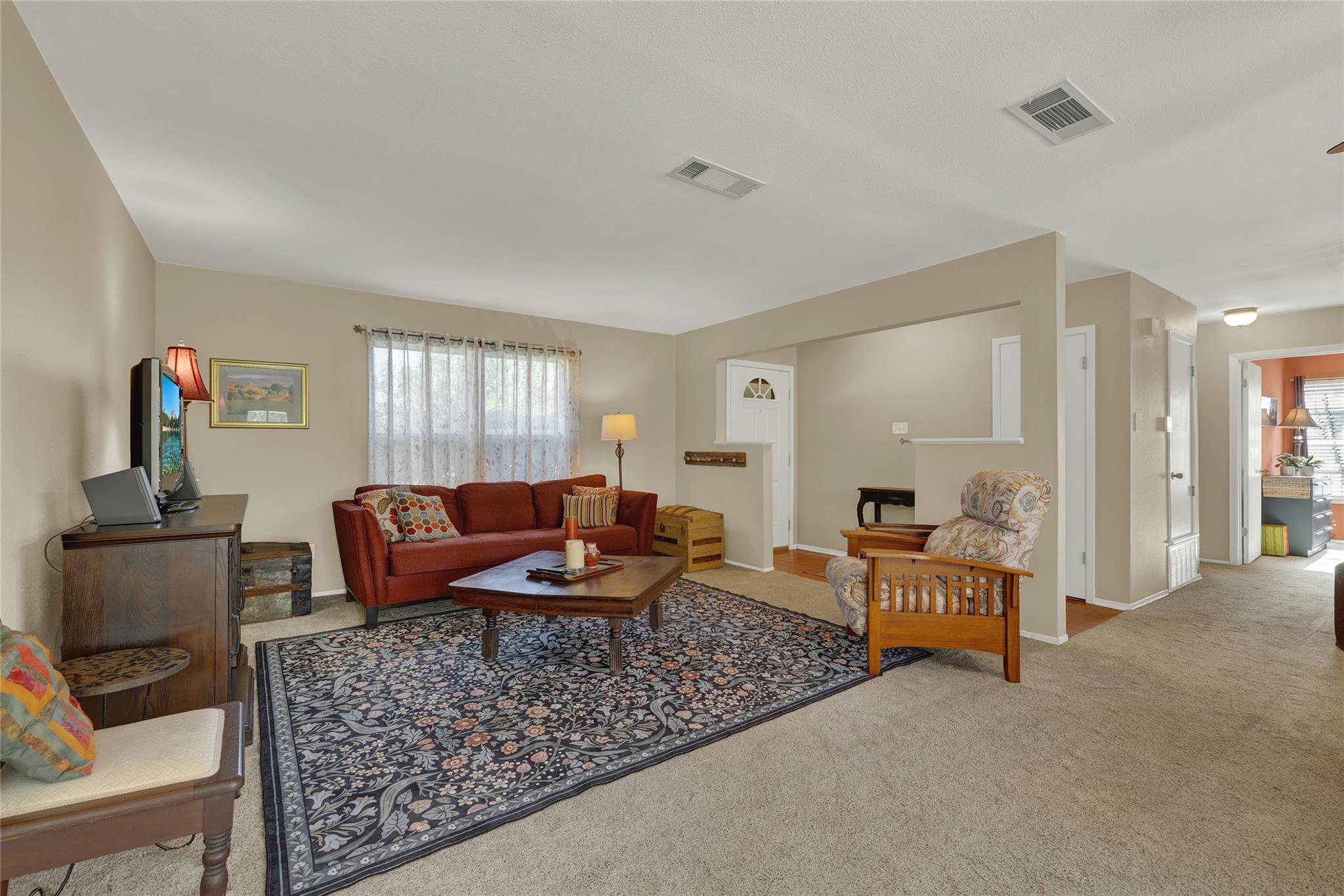 137 Chaparral St, San Marcos, TX 78666