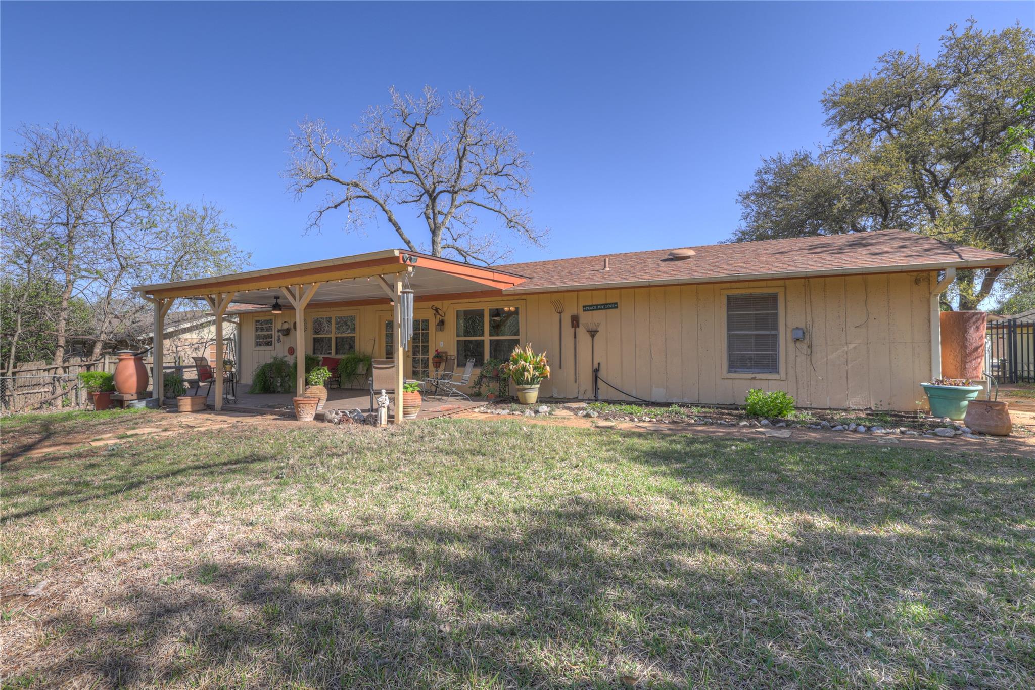 137 Chaparral St, San Marcos, TX 78666