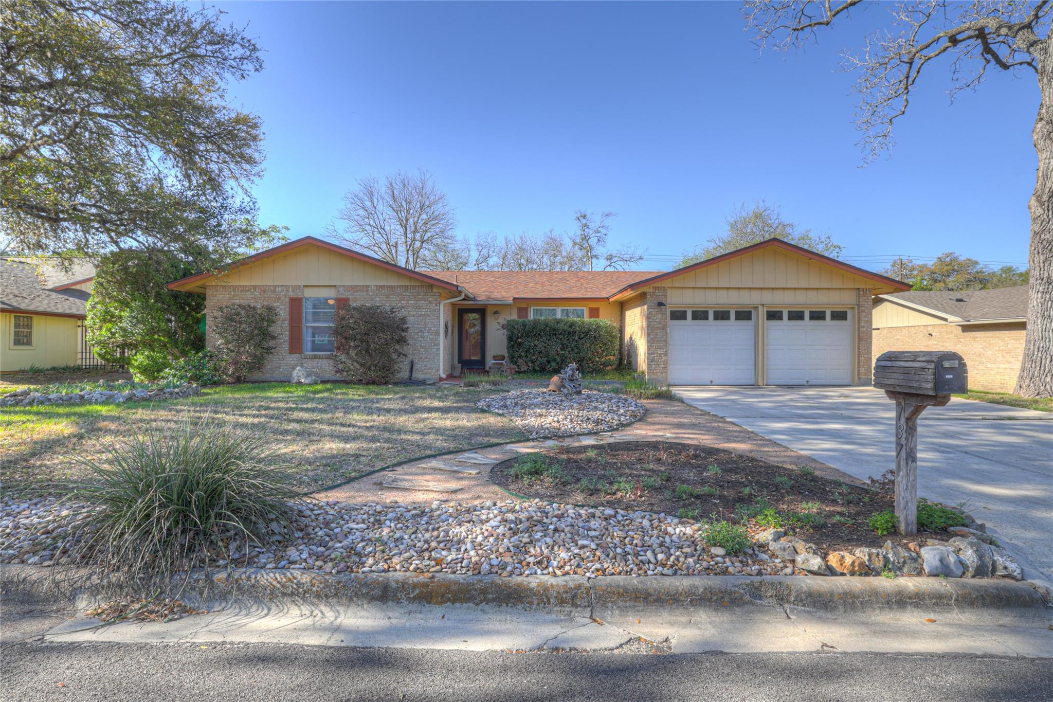 137 Chaparral St, San Marcos, TX 78666