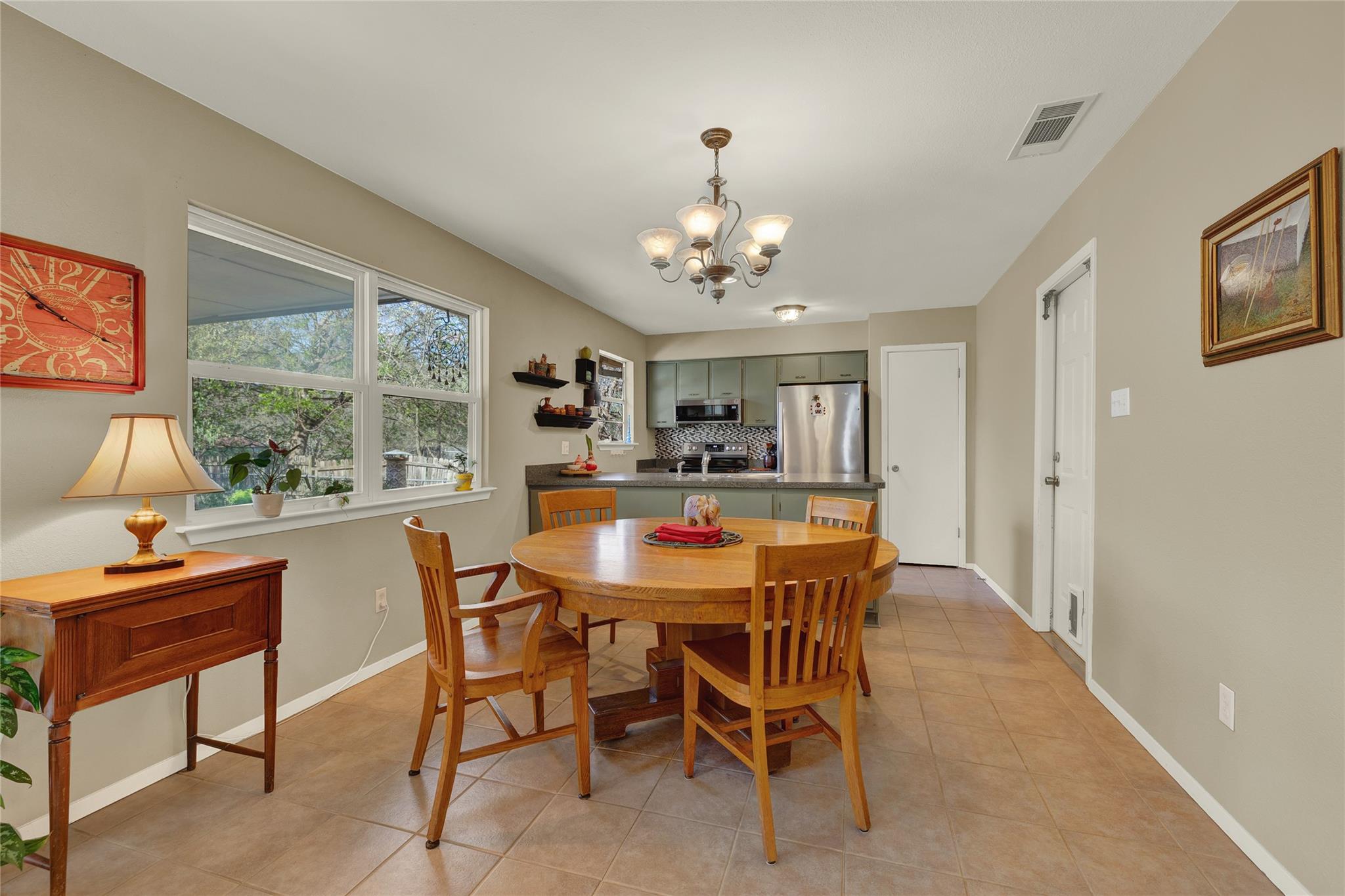 137 Chaparral St, San Marcos, TX 78666