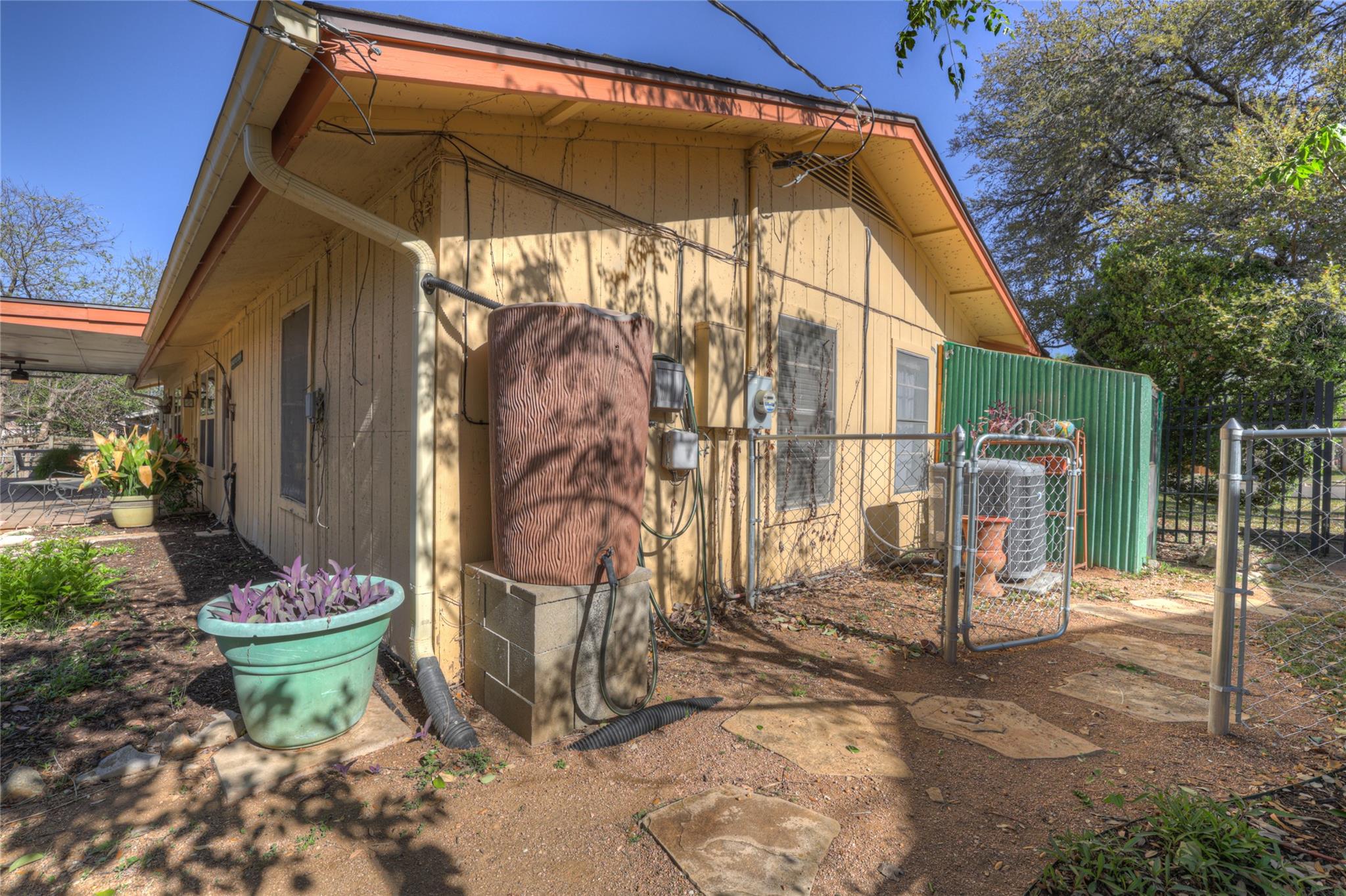 137 Chaparral St, San Marcos, TX 78666