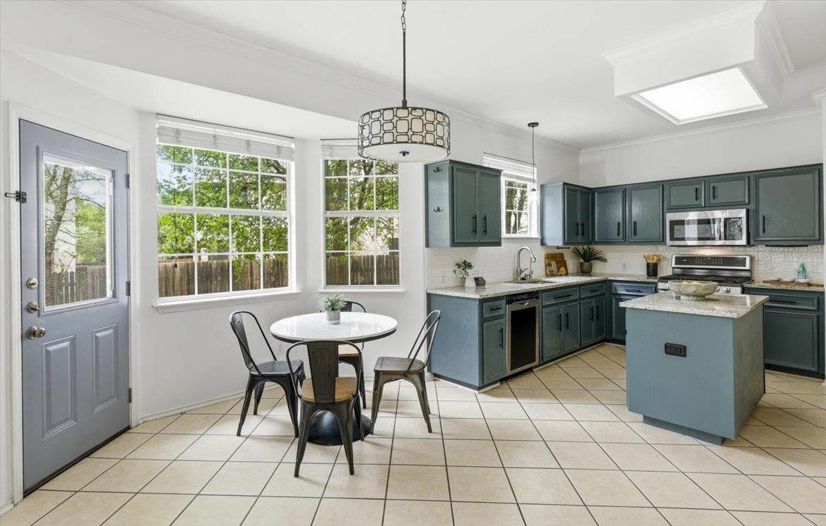 1710 Amber Skyway Cv, Round Rock, TX 78665