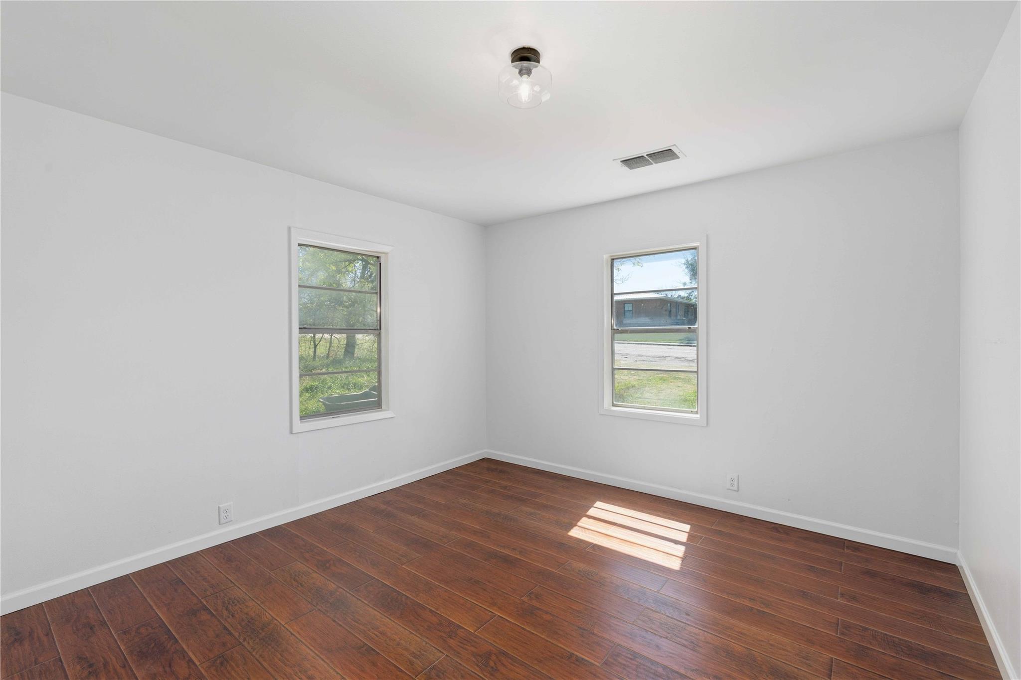 1604 5th St, Goldthwaite, TX 76844