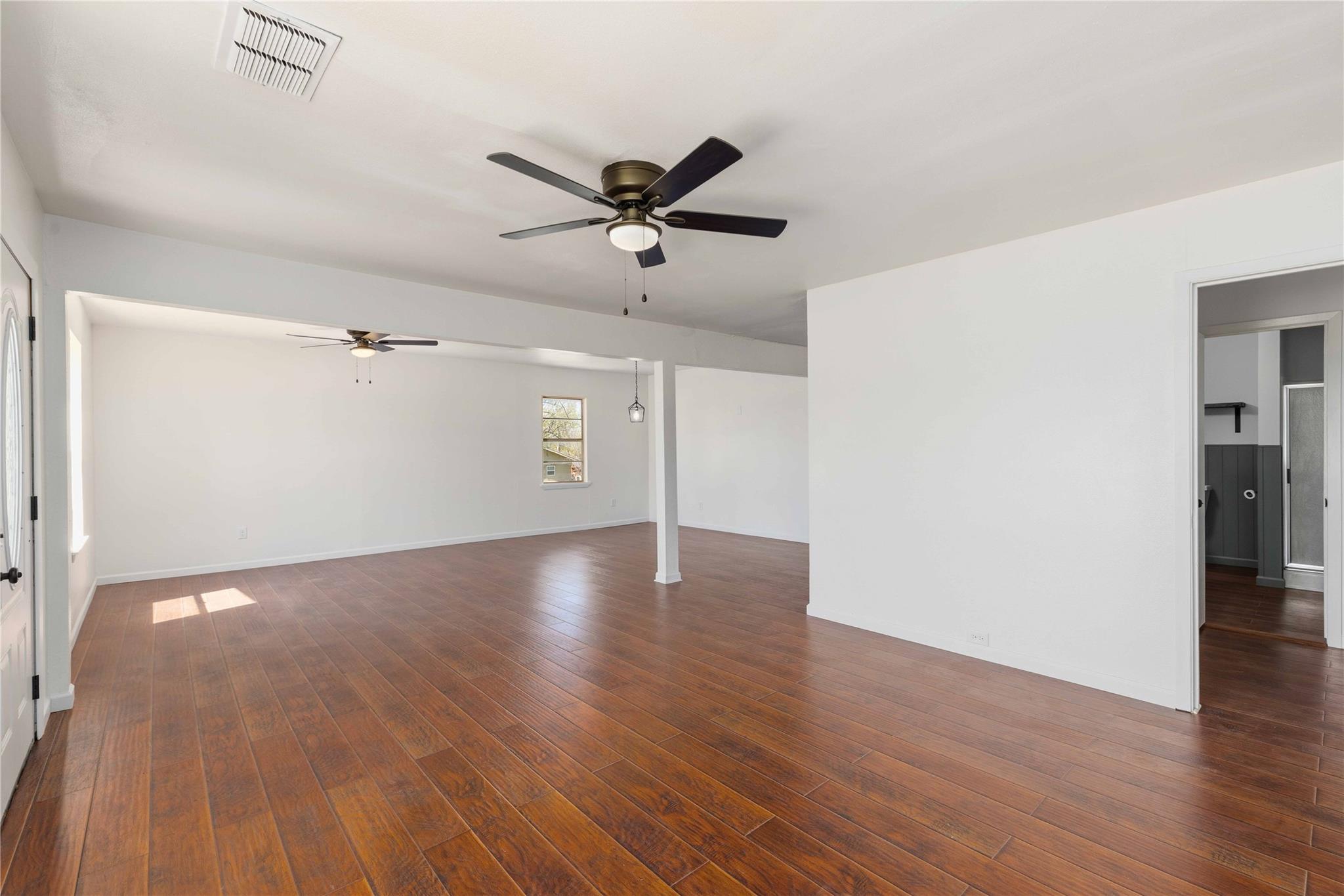 1604 5th St, Goldthwaite, TX 76844