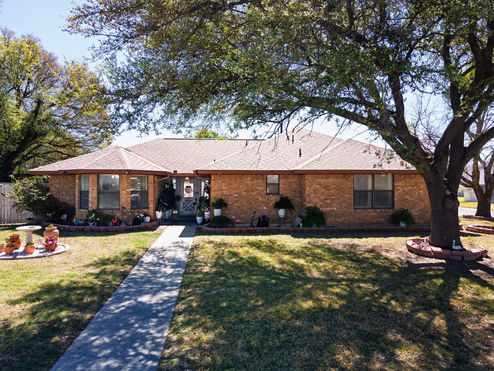 1402 Hawk Trl, Copperas Cove, TX 76522