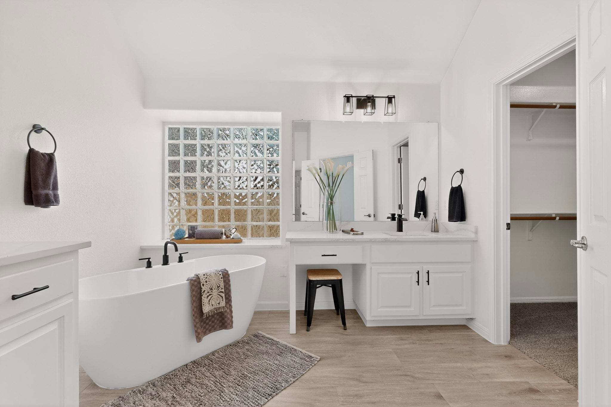 9721 Ria's Way, Austin, TX 78717