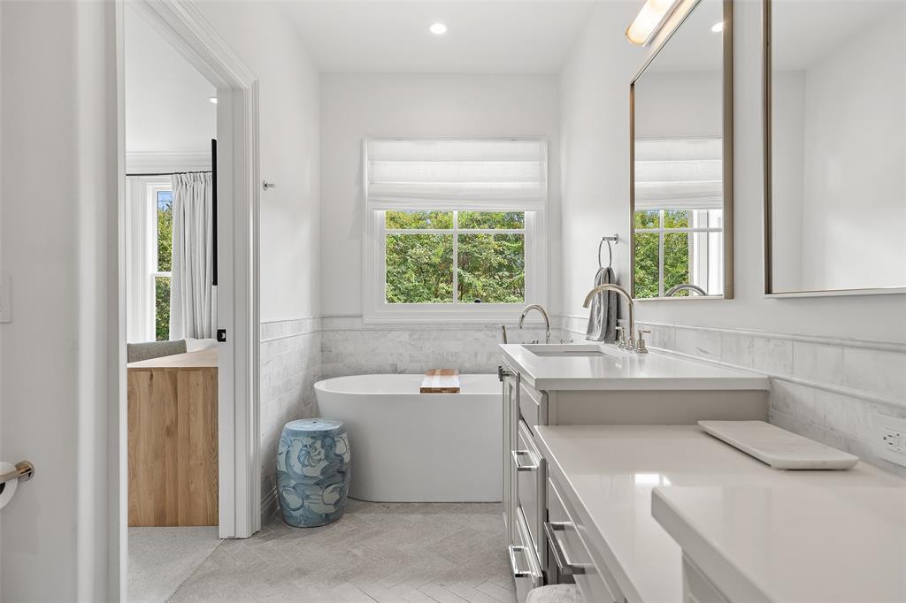 2226 Westlake Dr # 1, Austin, TX 78746