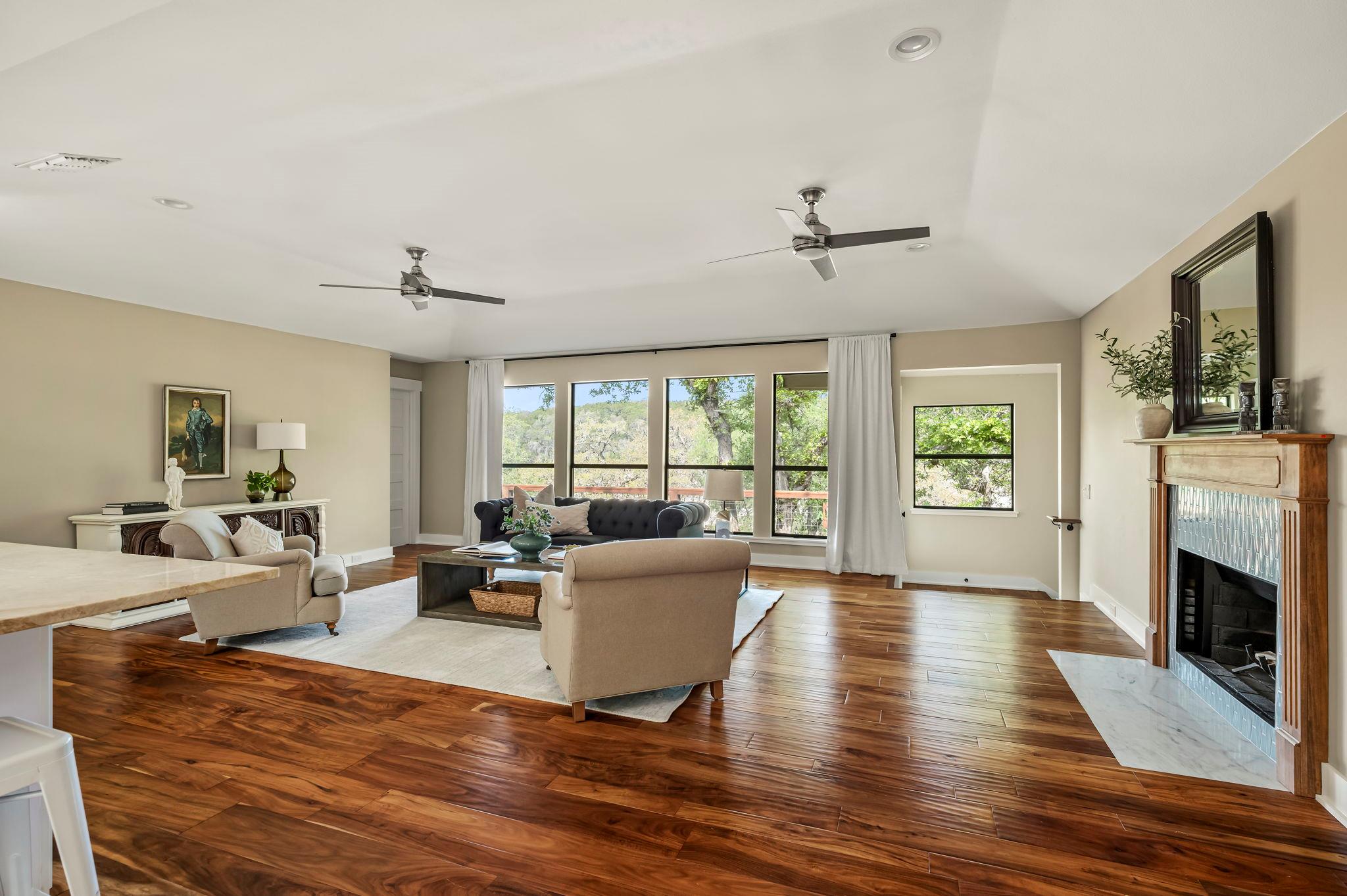 1701 Cresthaven Dr, Austin, TX 78704