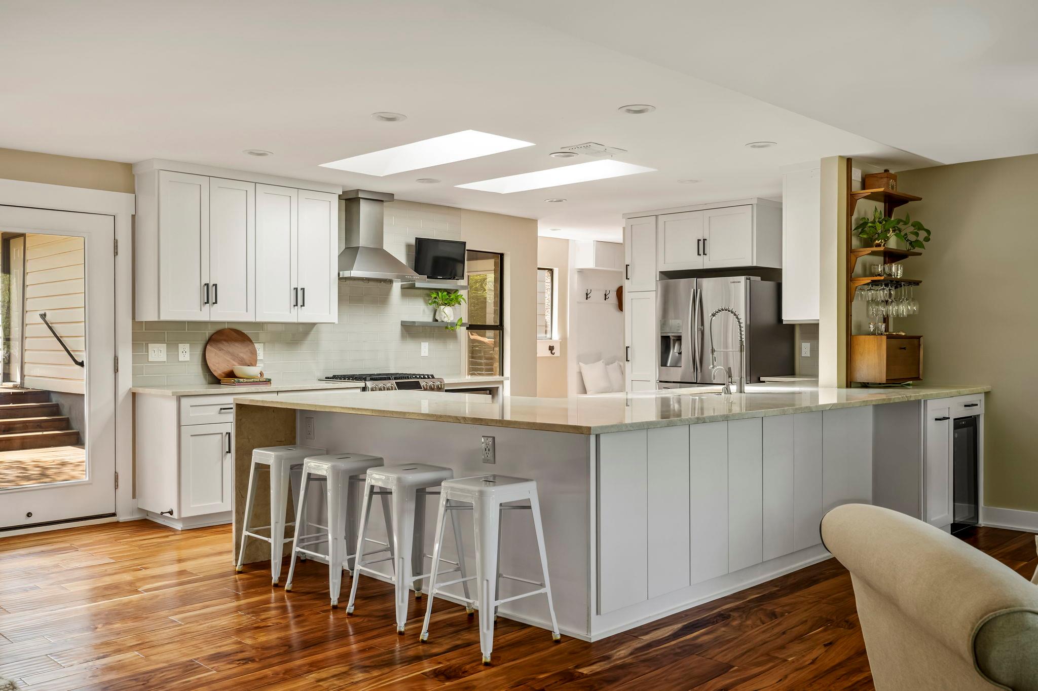 1701 Cresthaven Dr, Austin, TX 78704