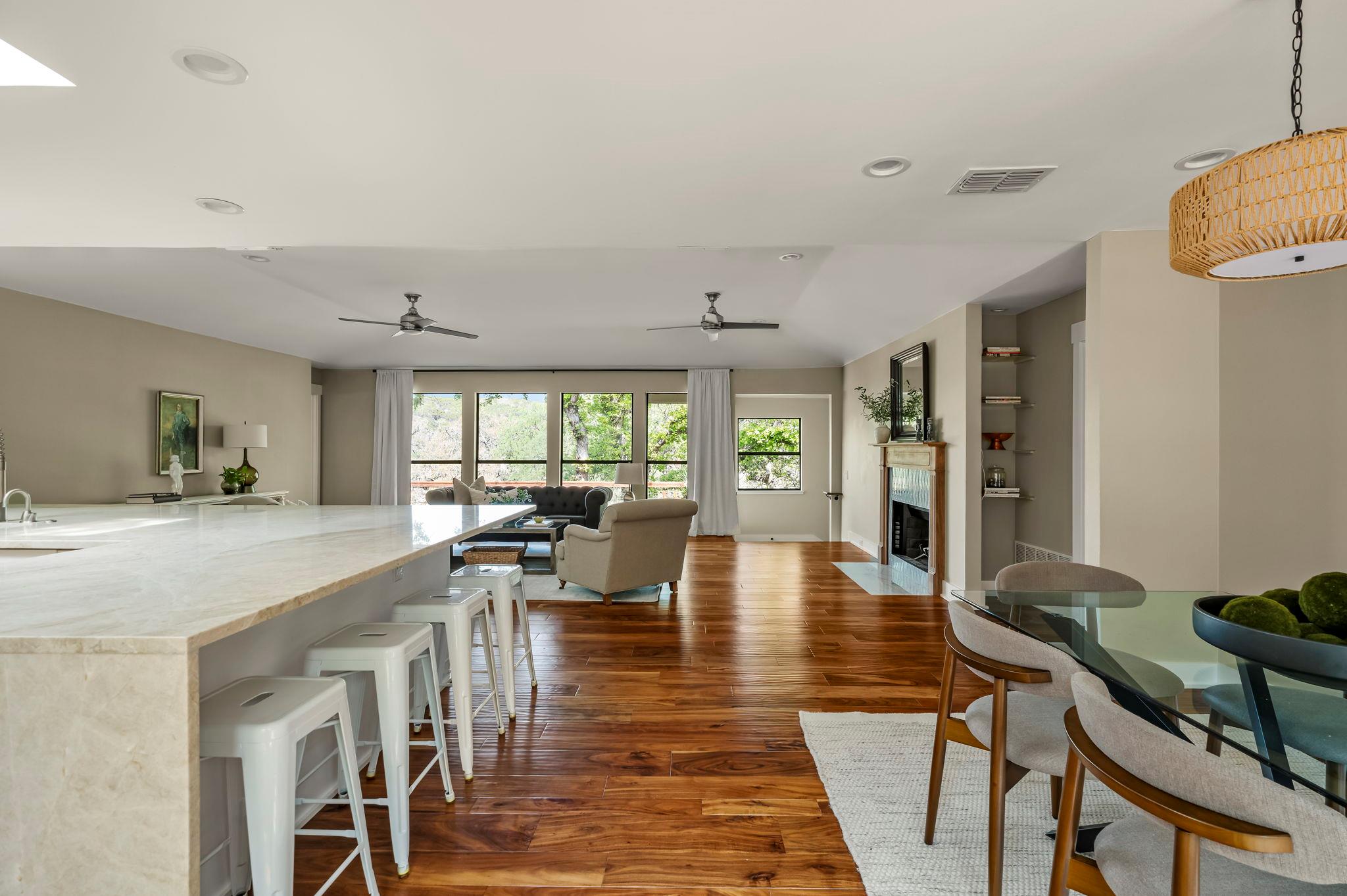 1701 Cresthaven Dr, Austin, TX 78704