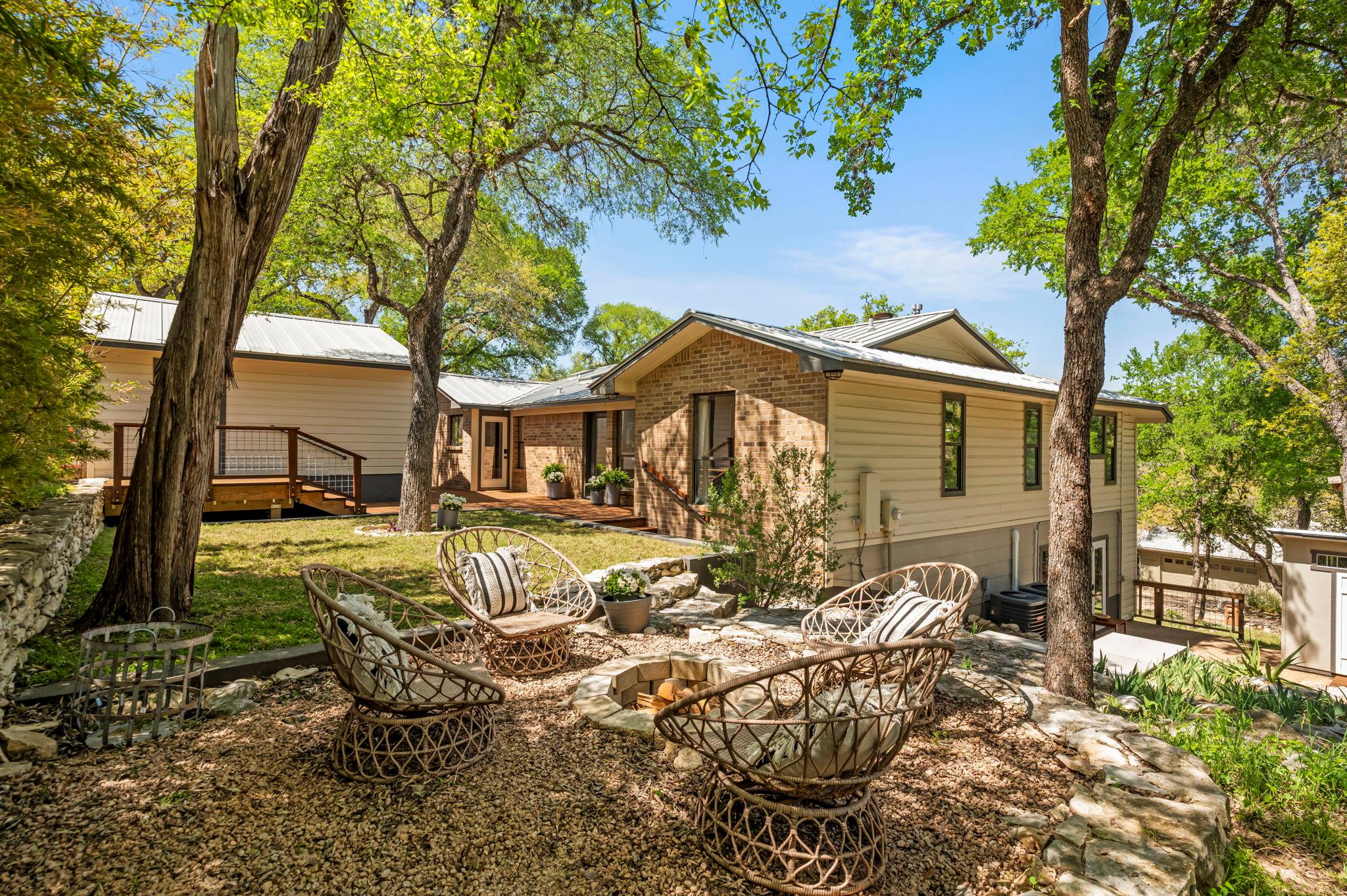 1701 Cresthaven Dr, Austin, TX 78704