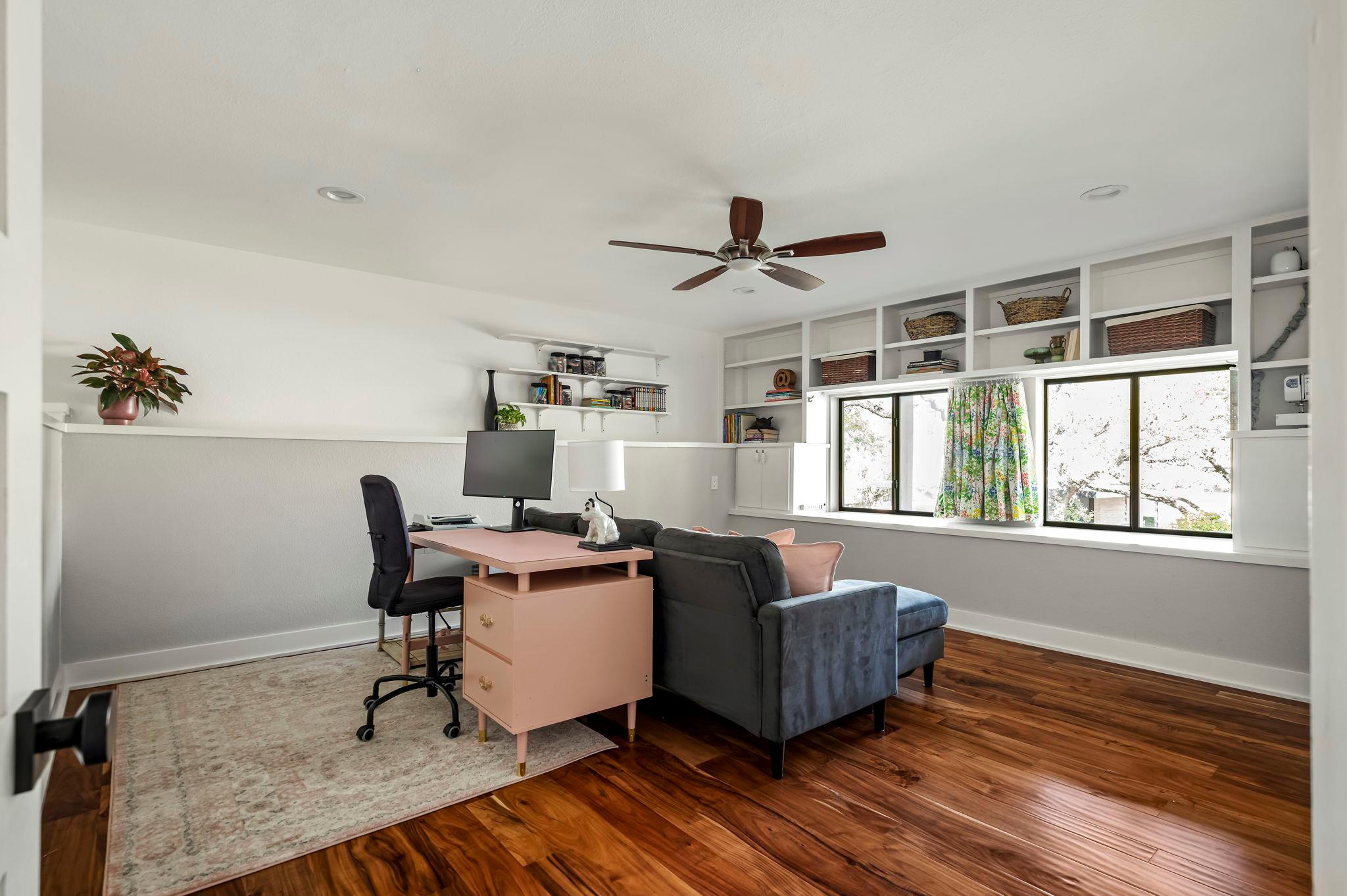 1701 Cresthaven Dr, Austin, TX 78704