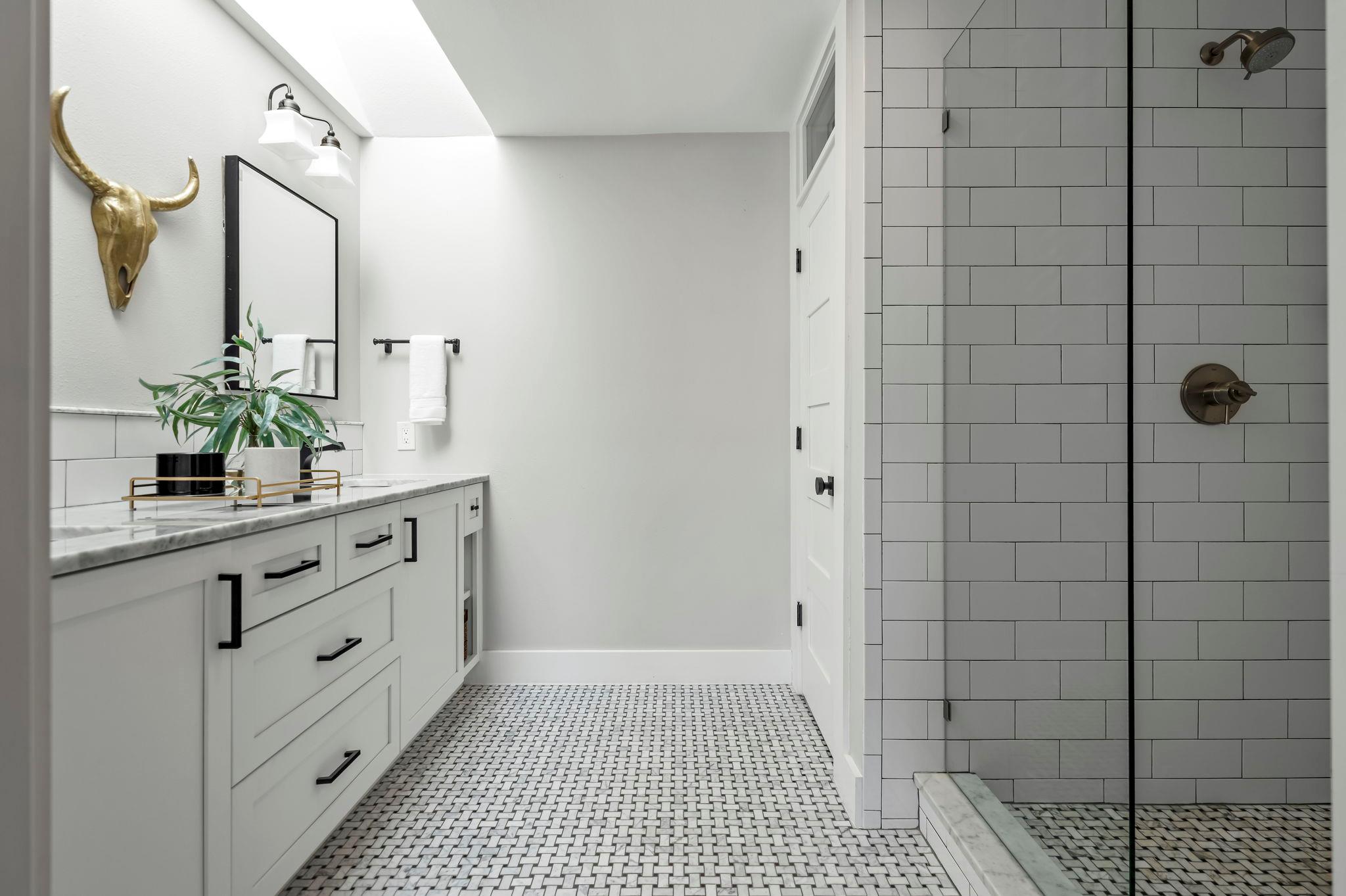 1701 Cresthaven Dr, Austin, TX 78704