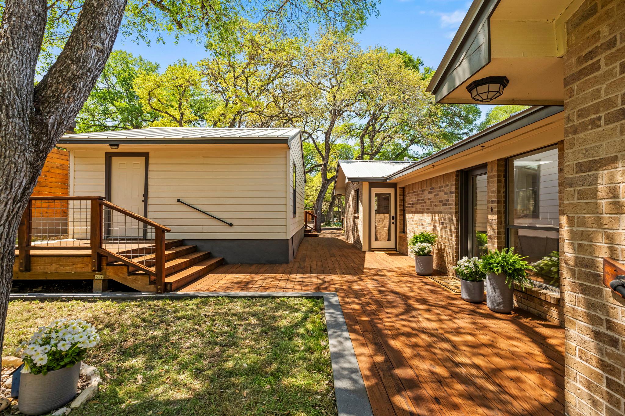 1701 Cresthaven Dr, Austin, TX 78704