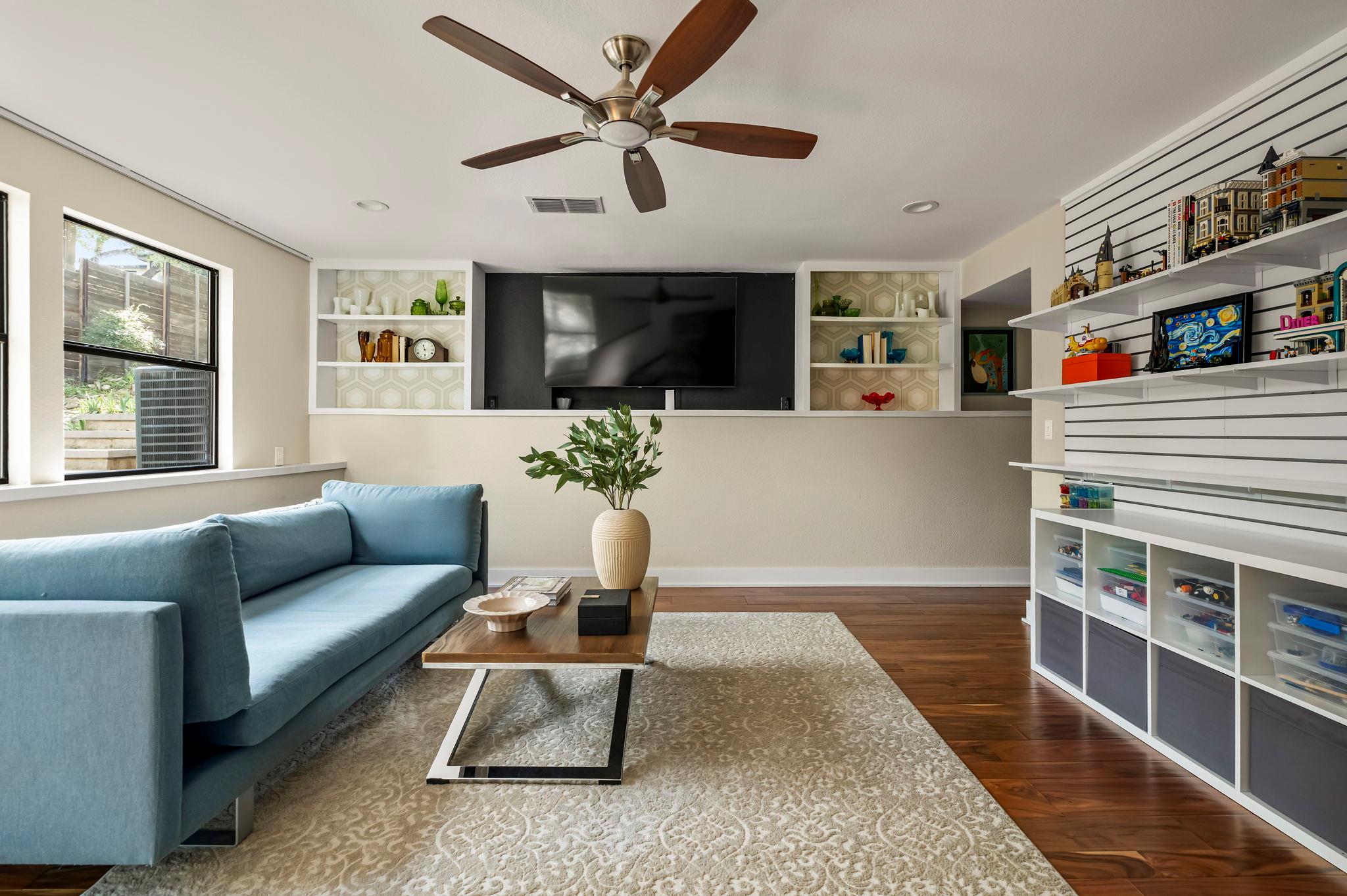 1701 Cresthaven Dr, Austin, TX 78704