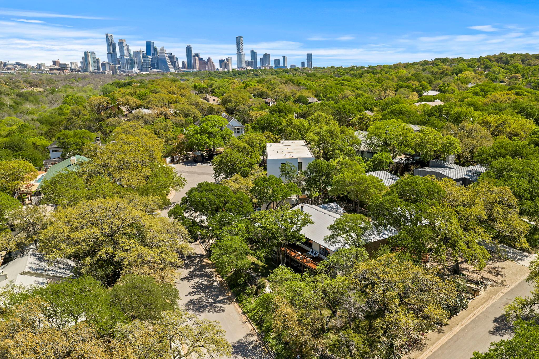 1701 Cresthaven Dr, Austin, TX 78704