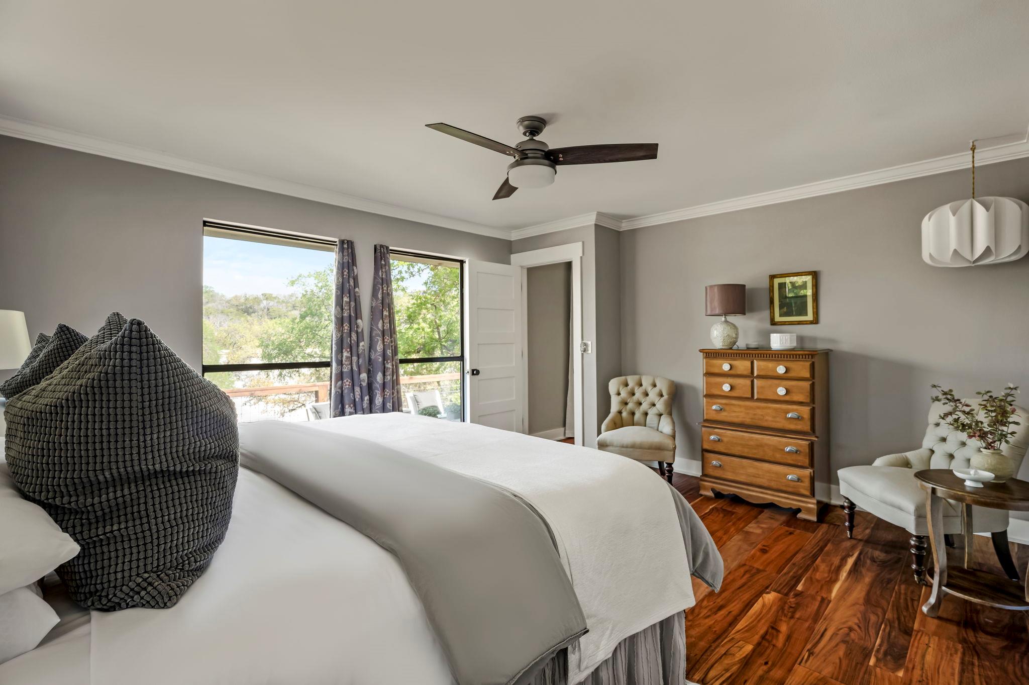 1701 Cresthaven Dr, Austin, TX 78704