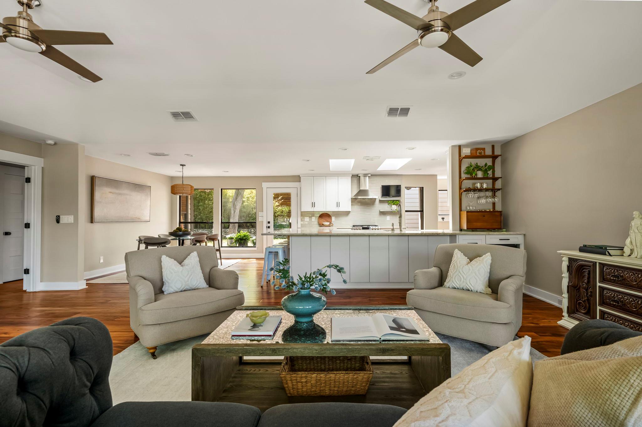 1701 Cresthaven Dr, Austin, TX 78704