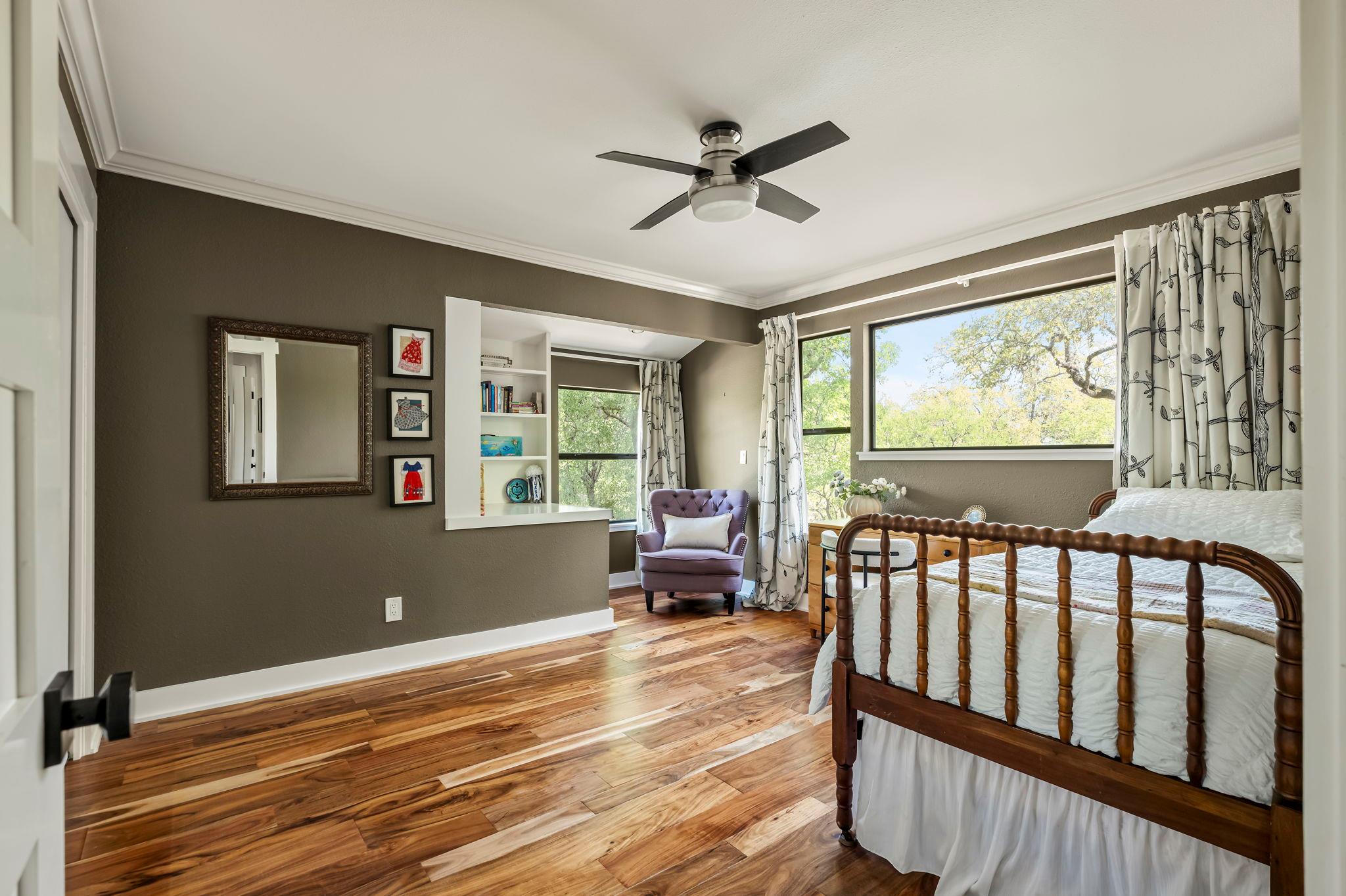 1701 Cresthaven Dr, Austin, TX 78704