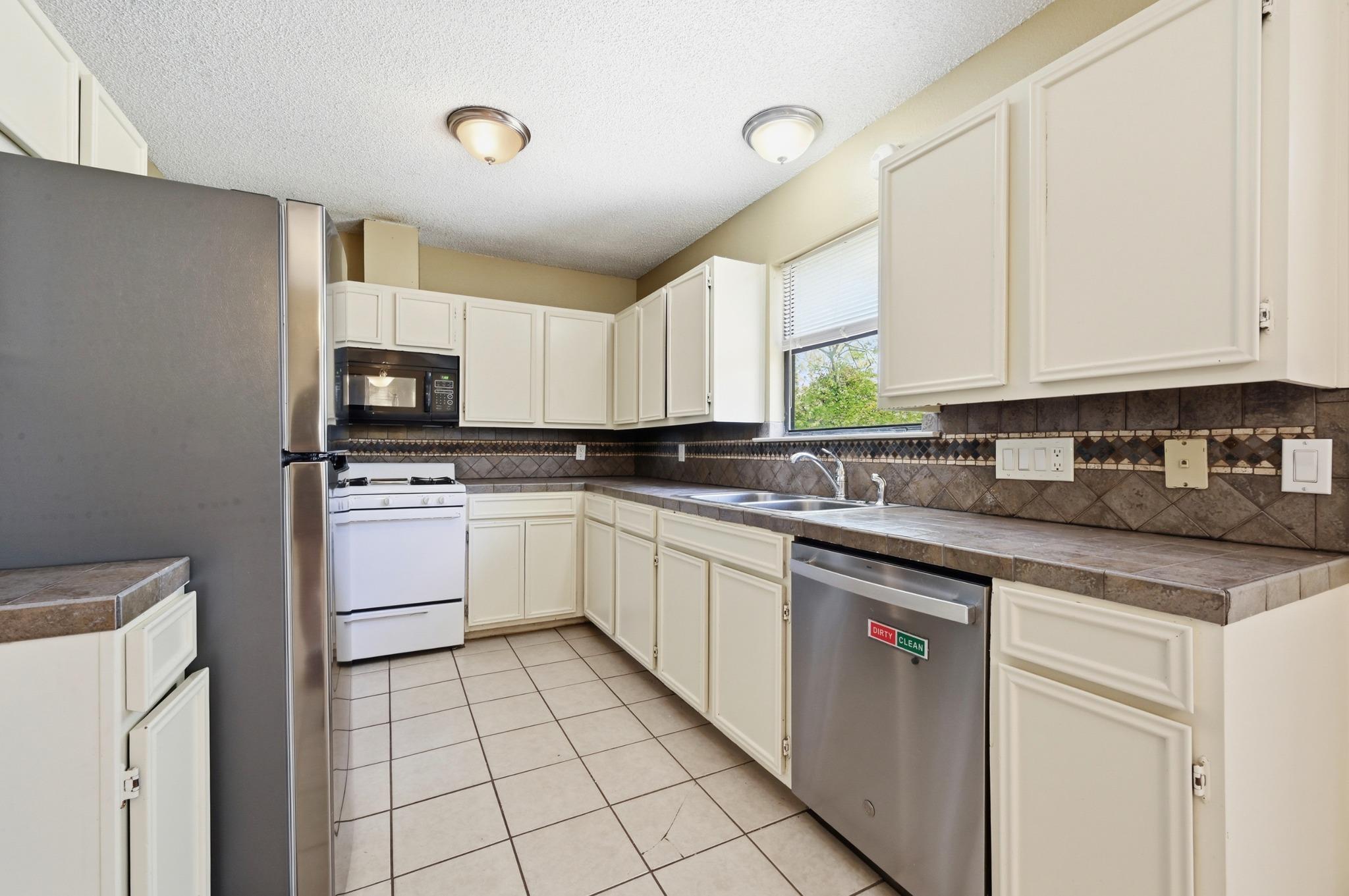 8011 Lazy Ln # B, Austin, TX 78757