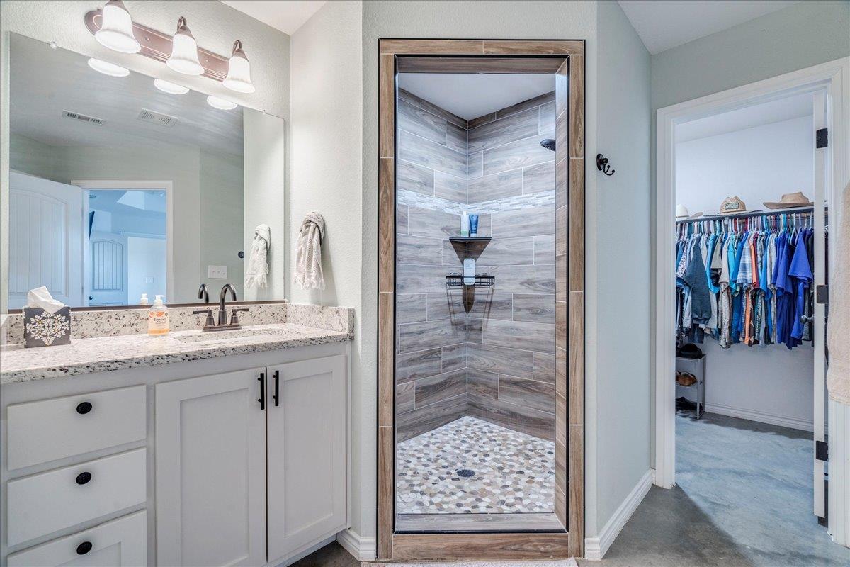 1172 Limestone Dr, Lampasas, TX 76550