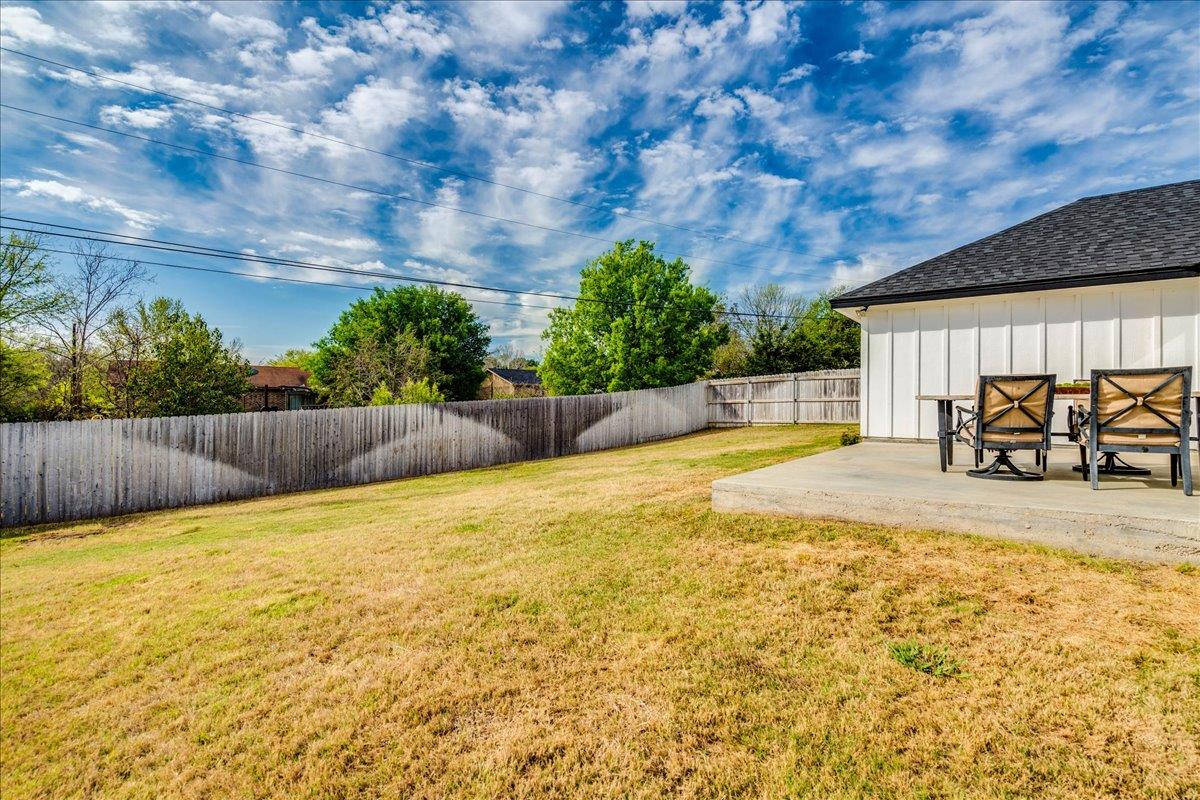 1172 Limestone Dr, Lampasas, TX 76550