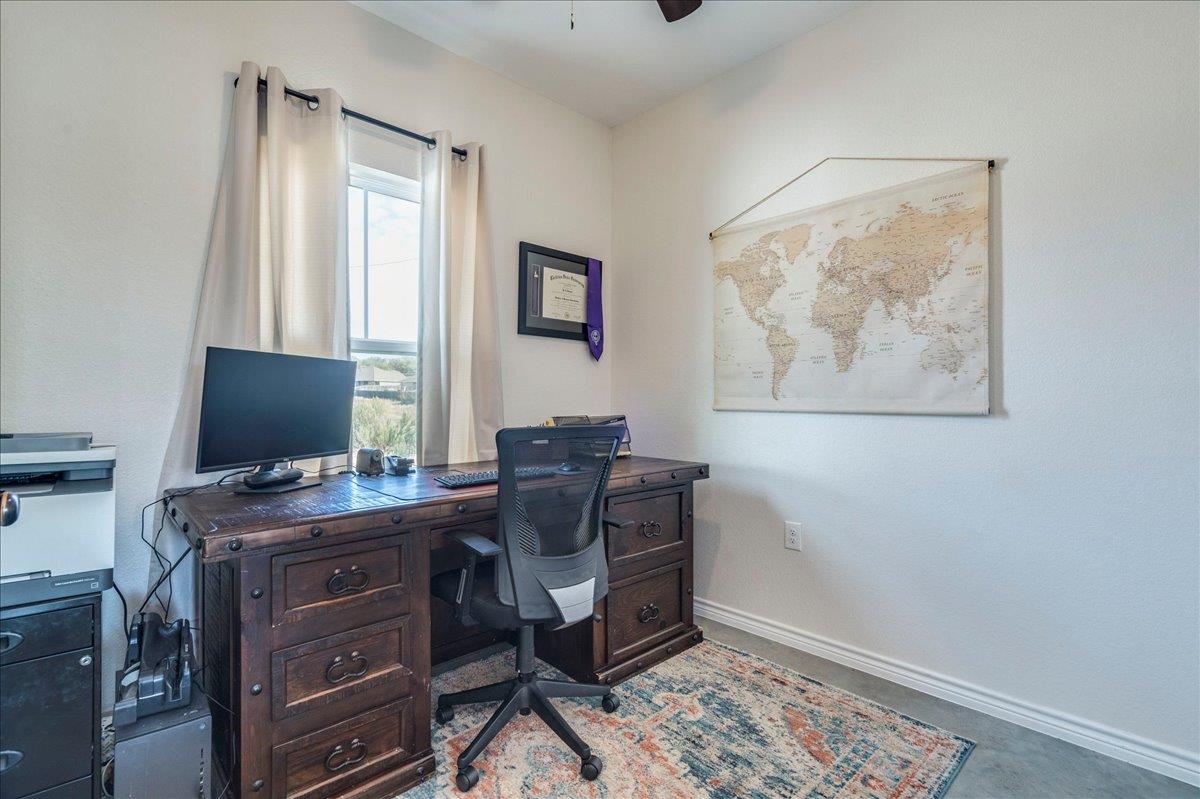 1172 Limestone Dr, Lampasas, TX 76550