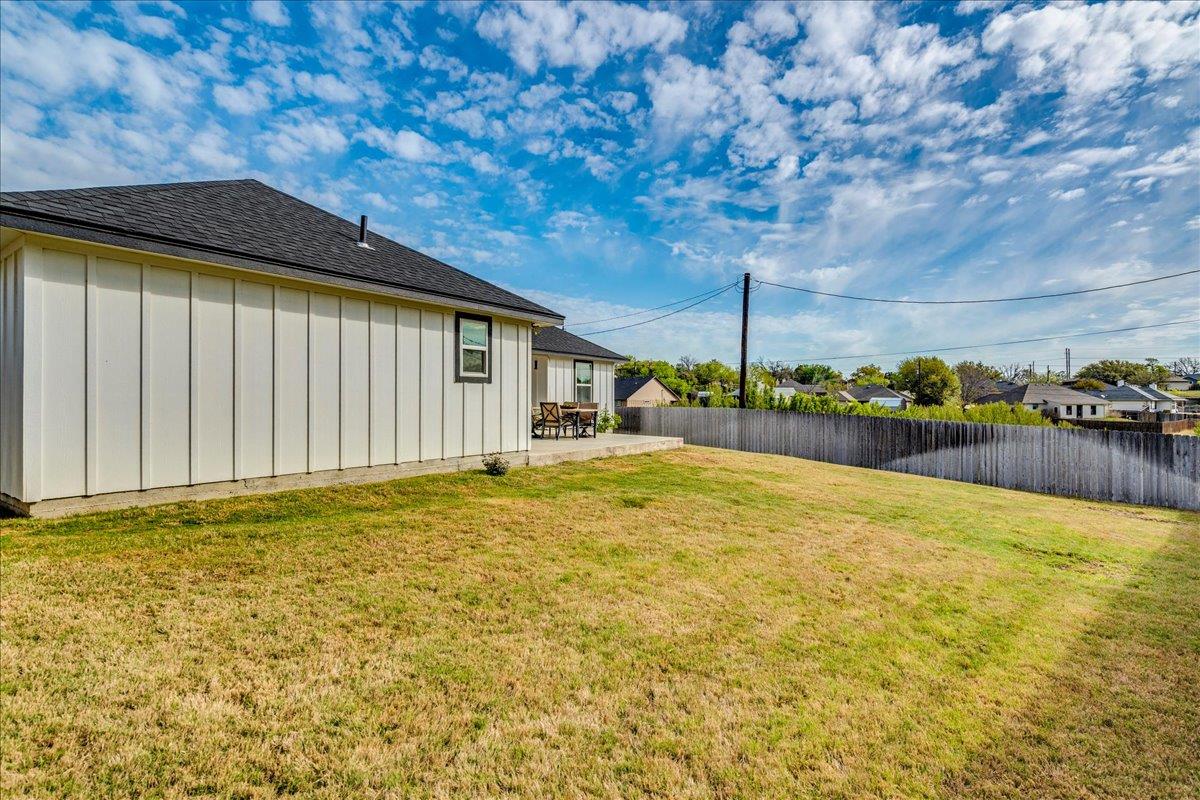 1172 Limestone Dr, Lampasas, TX 76550