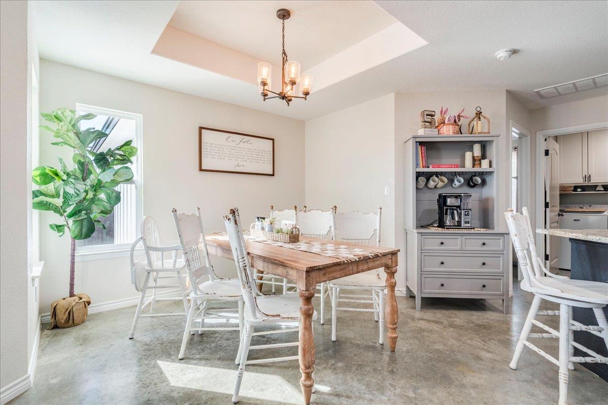 1172 Limestone Dr, Lampasas, TX 76550