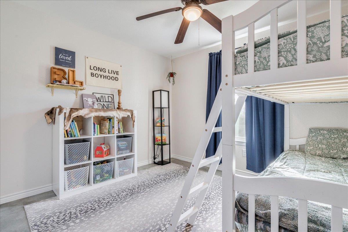 1172 Limestone Dr, Lampasas, TX 76550