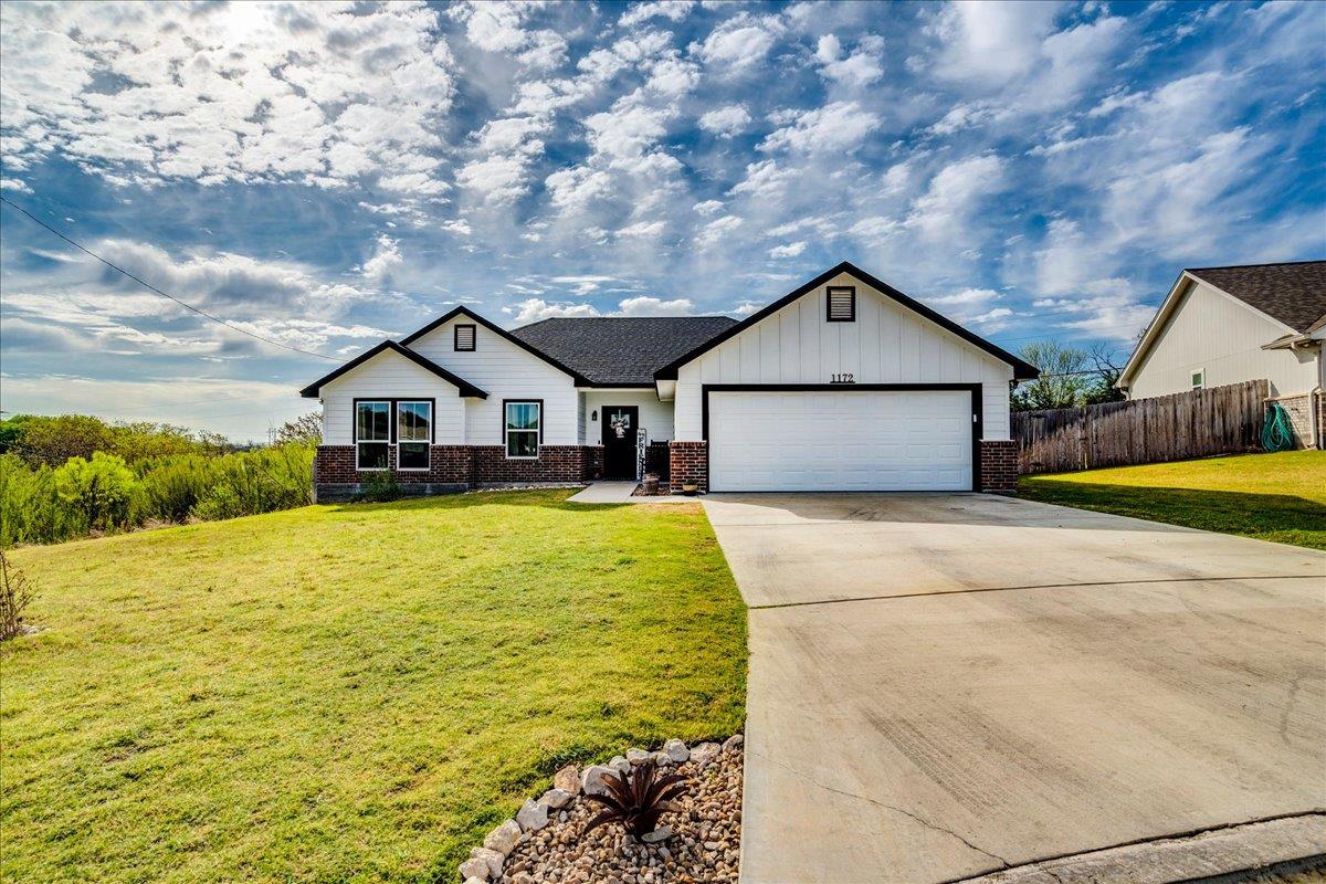 1172 Limestone Dr, Lampasas, TX 76550