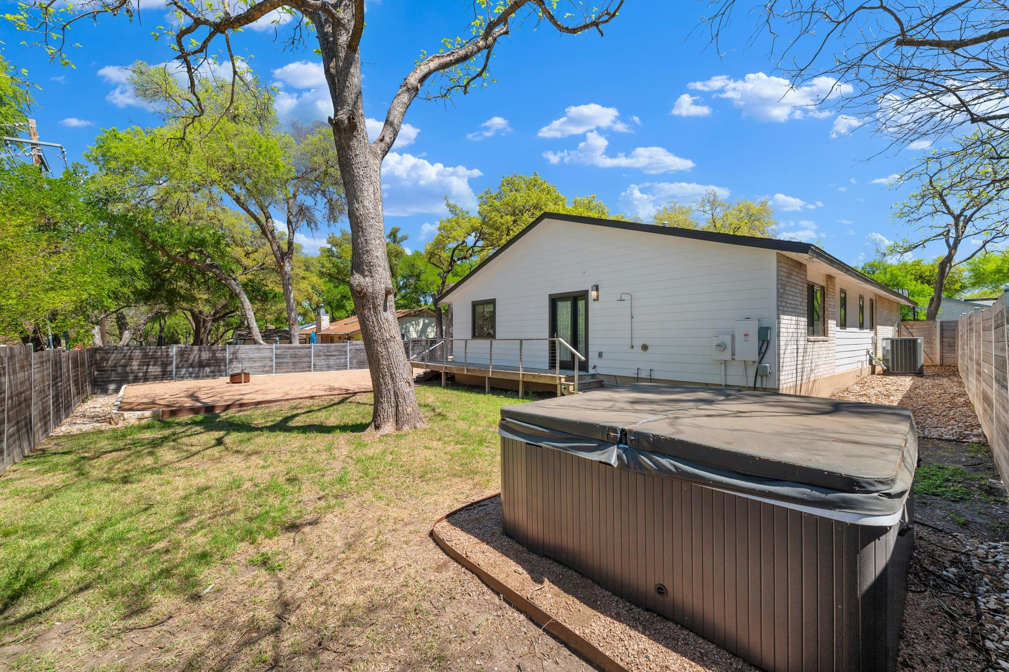 7504 Whispering Oaks Dr, Austin, TX 78745