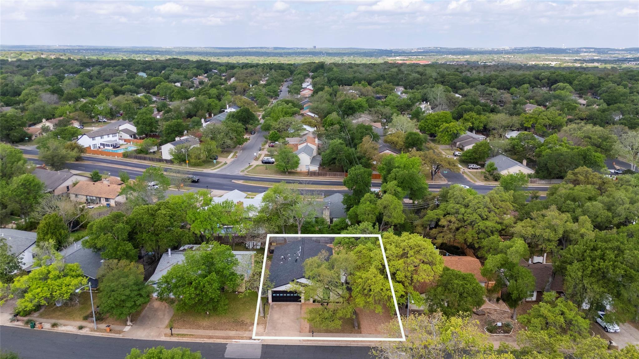 7504 Whispering Oaks Dr, Austin, TX 78745